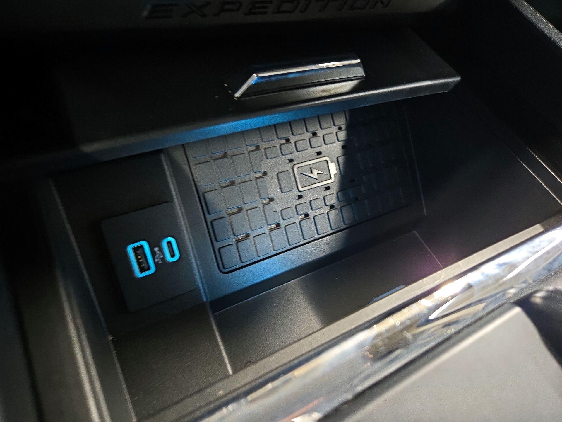 Thumbnail: 2022 Ford Expedition - 19