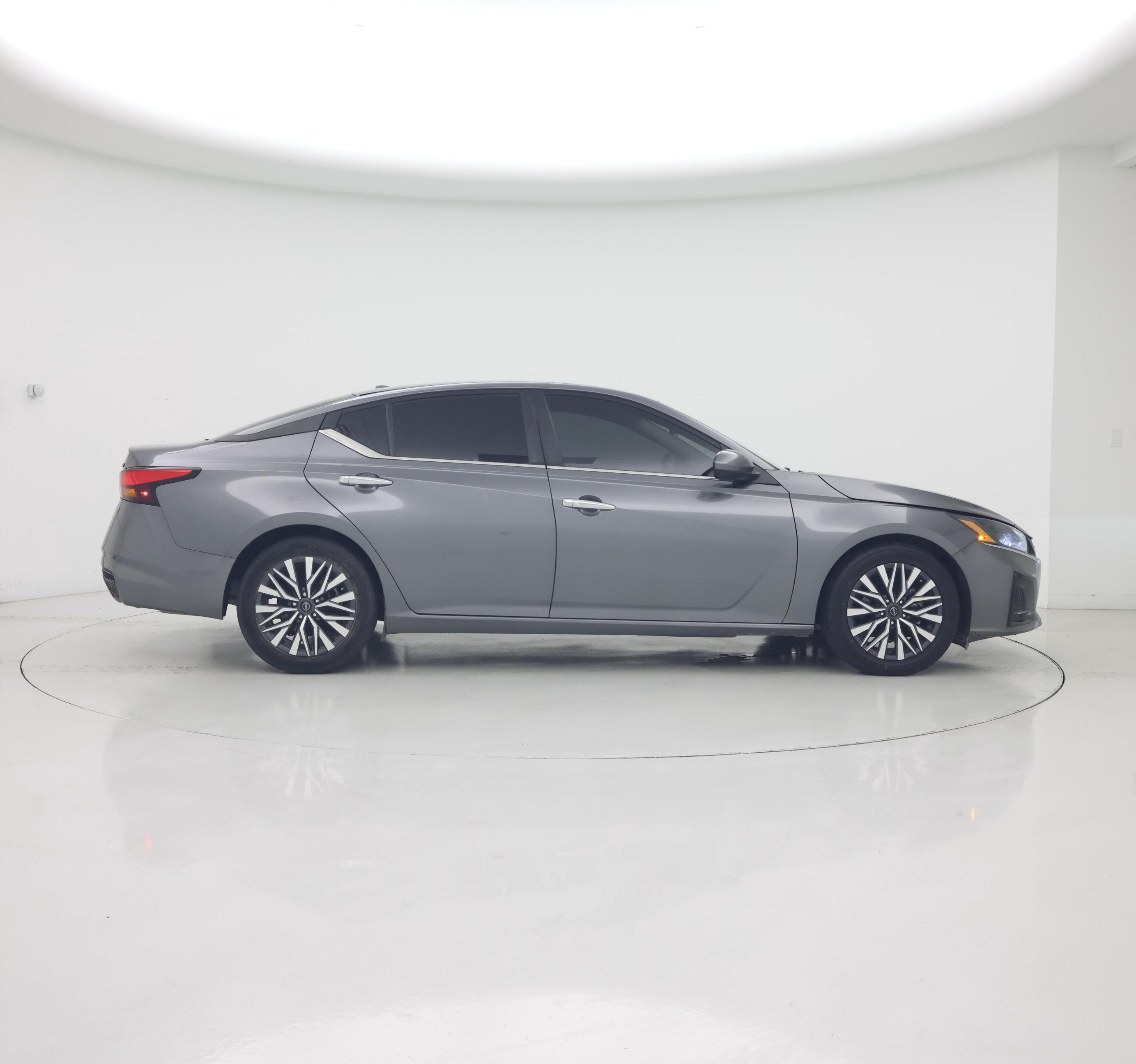 Thumbnail: 2023 Nissan Altima - 7