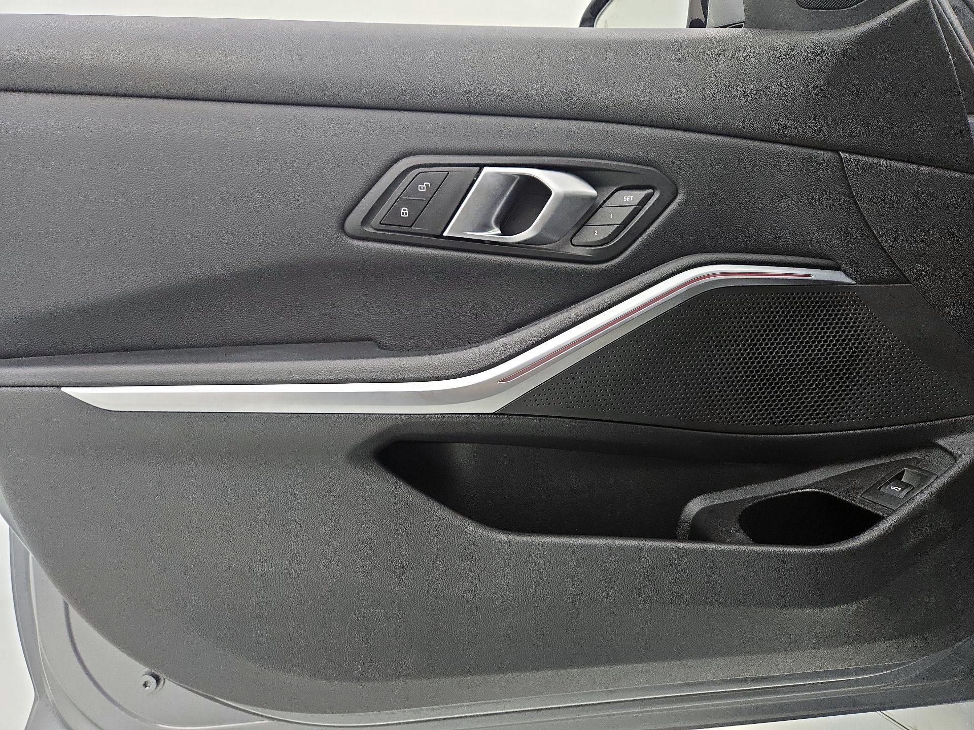 Thumbnail: 2024 BMW 3 Series - 12