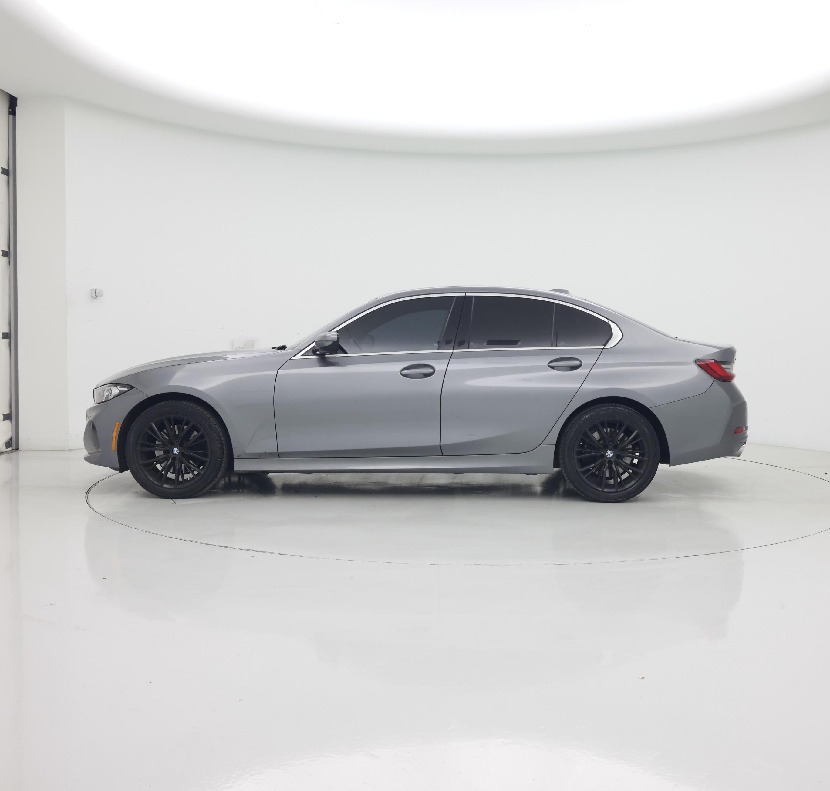 Thumbnail: 2024 BMW 3 Series - 3