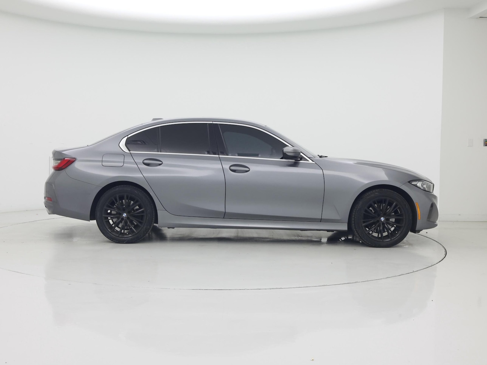 2024 BMW 3 Series 330i - Photo 8