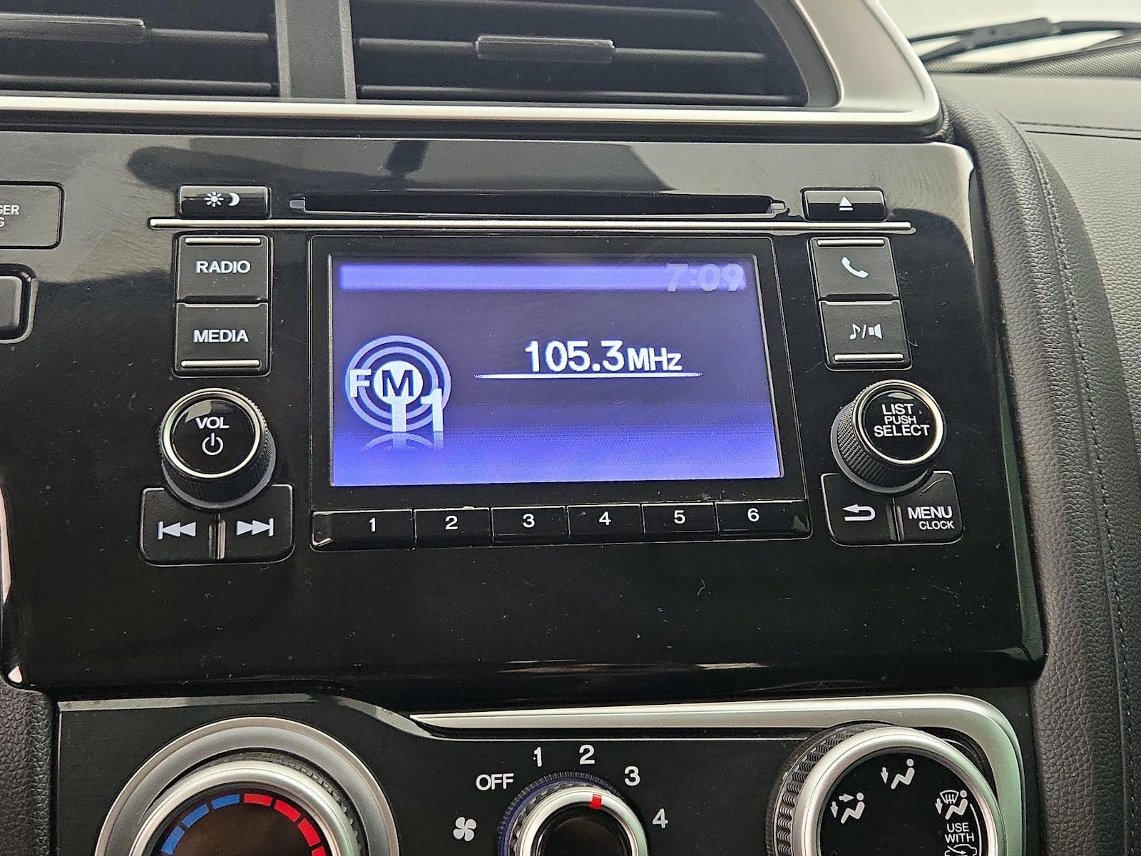 2020 Honda Fit LX - Photo 16