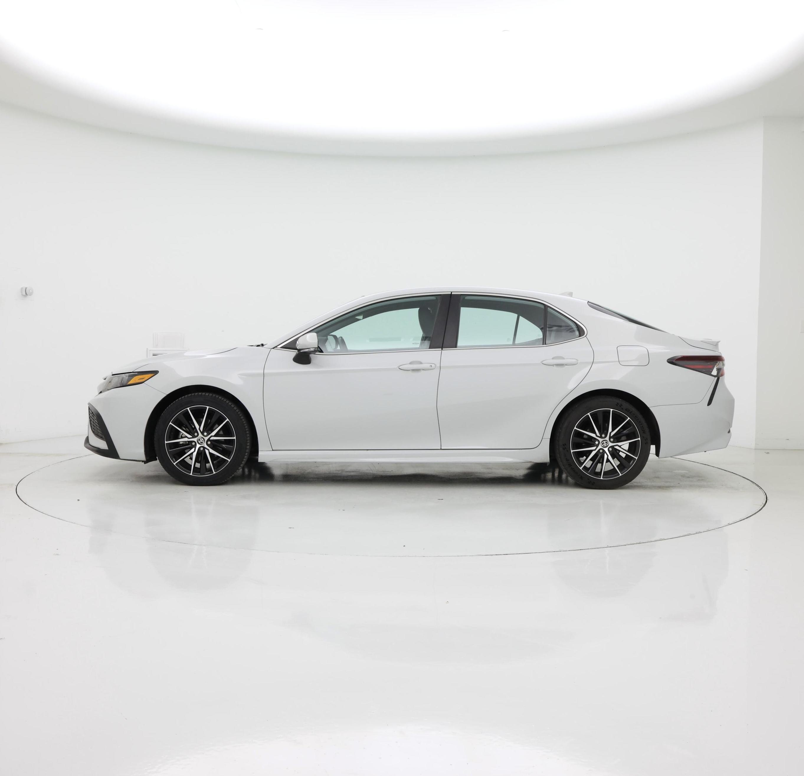 Thumbnail: 2024 Toyota Camry - 3