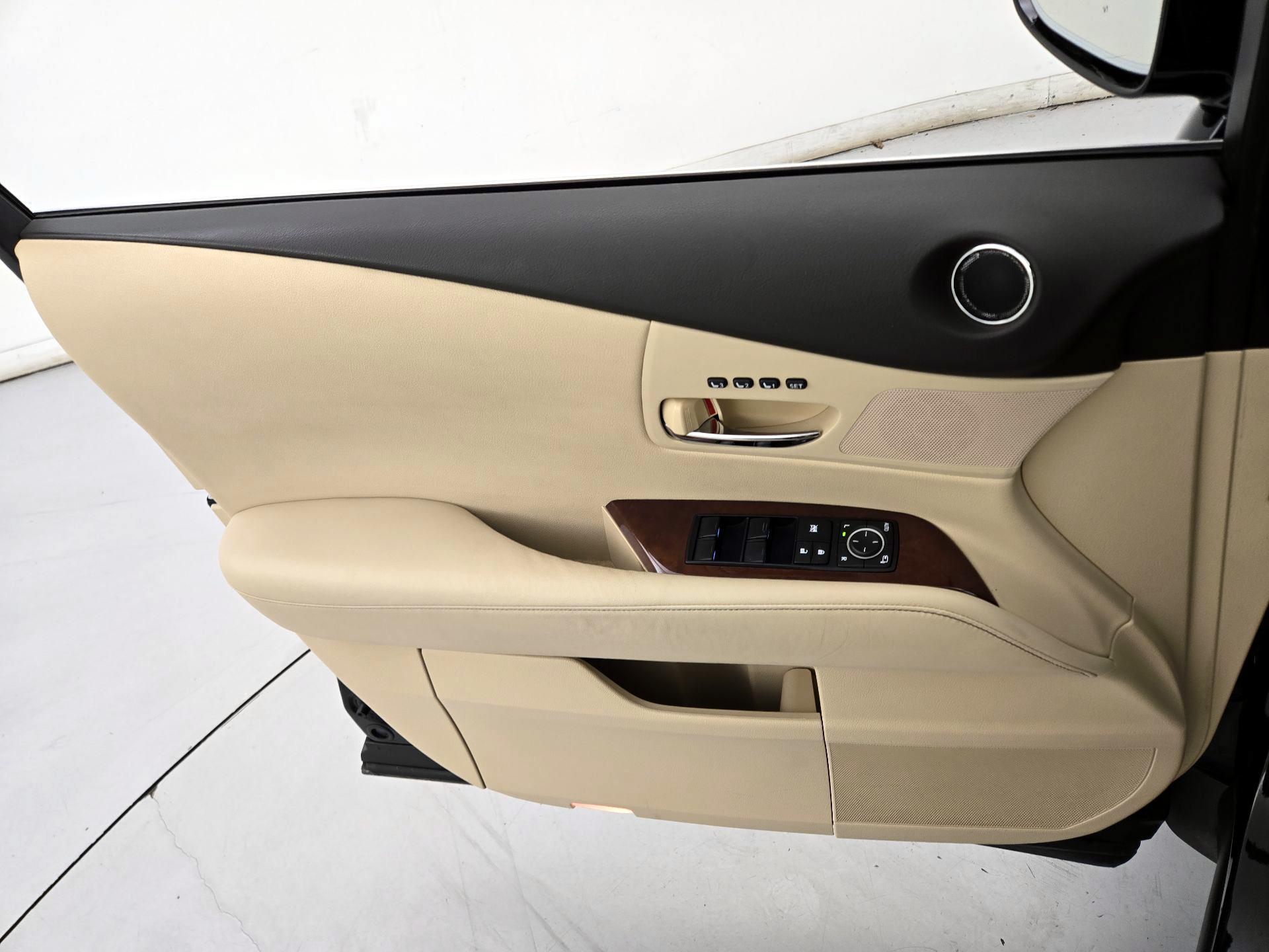 Thumbnail: 2015 Lexus RX - 12