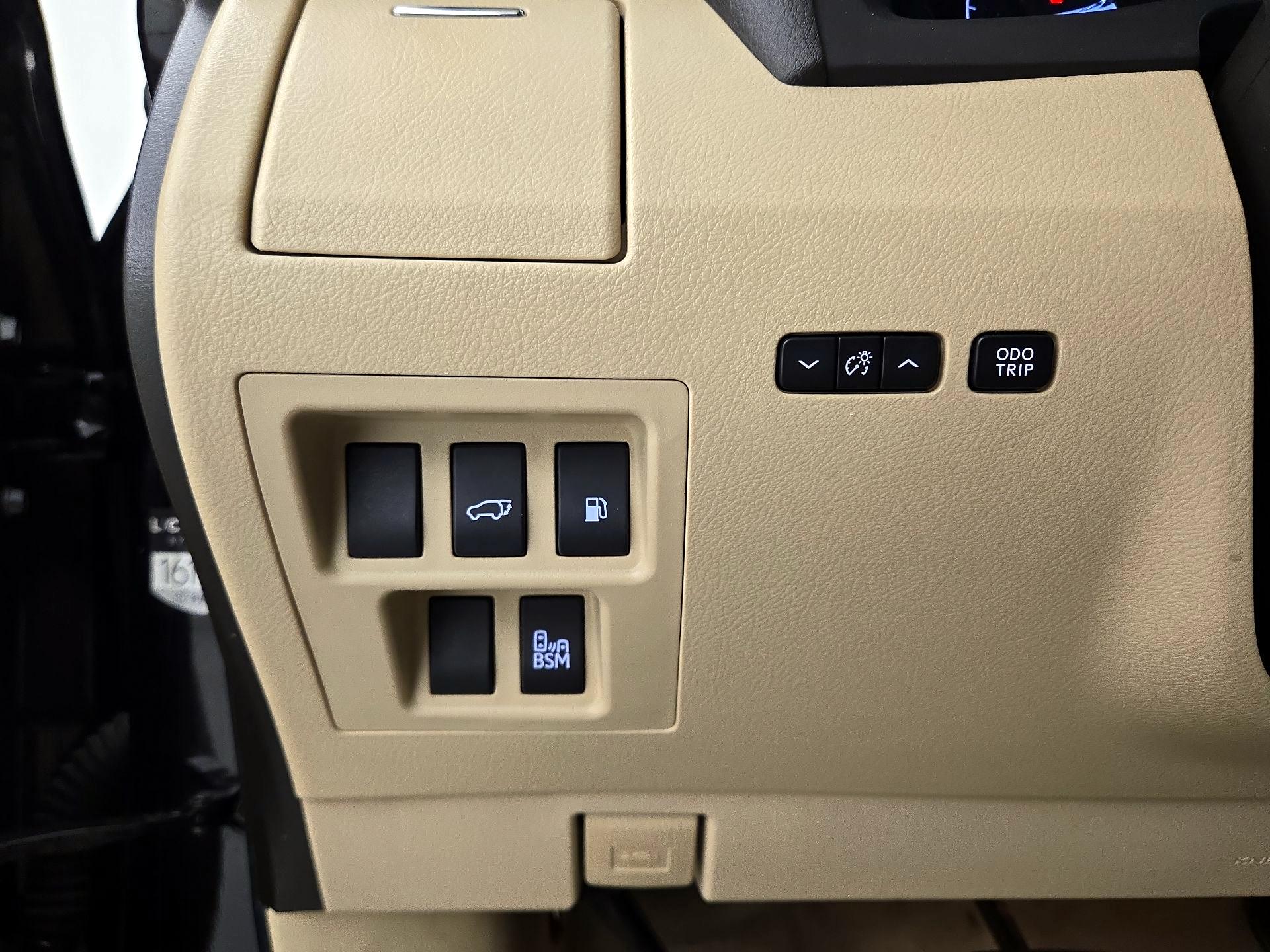 Thumbnail: 2015 Lexus RX - 13