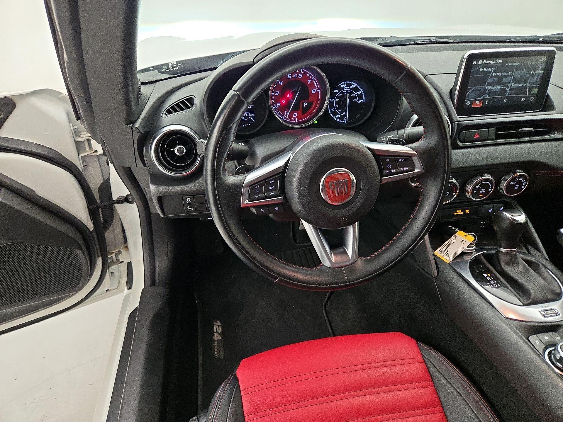 Thumbnail: 2018 Fiat 124 Spider - 10