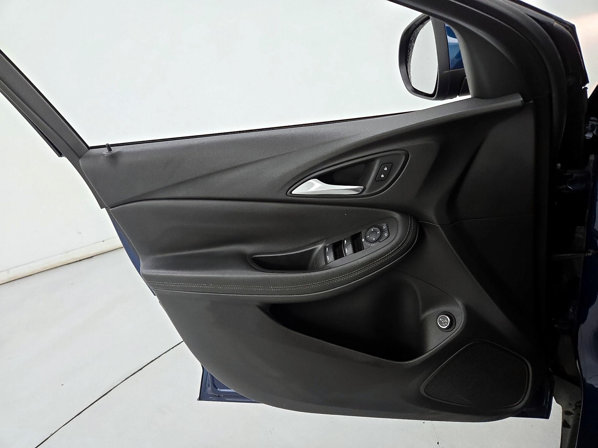 Thumbnail: 2020 Buick Encore GX - 12