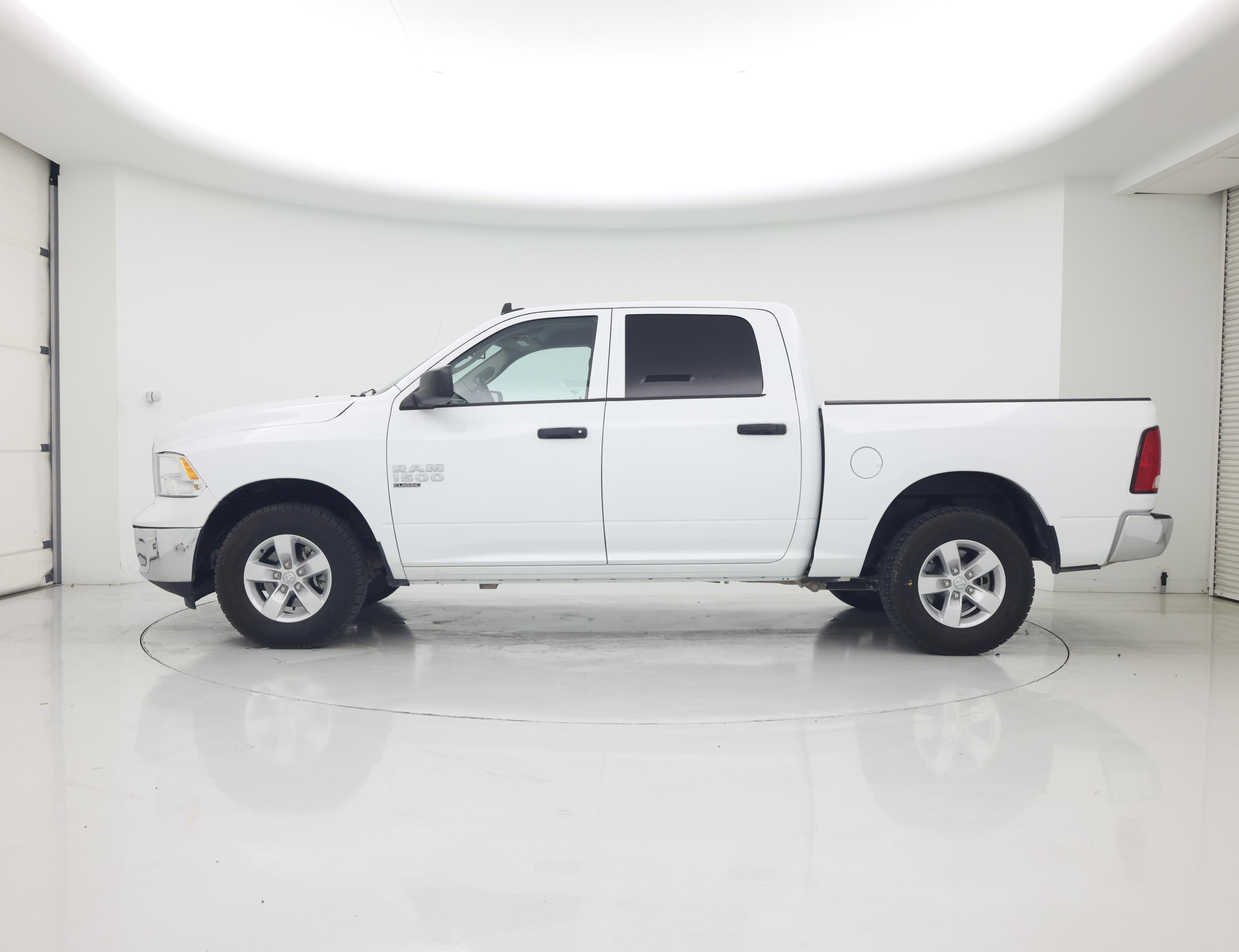 Thumbnail: 2023 RAM 1500 Classic - 3