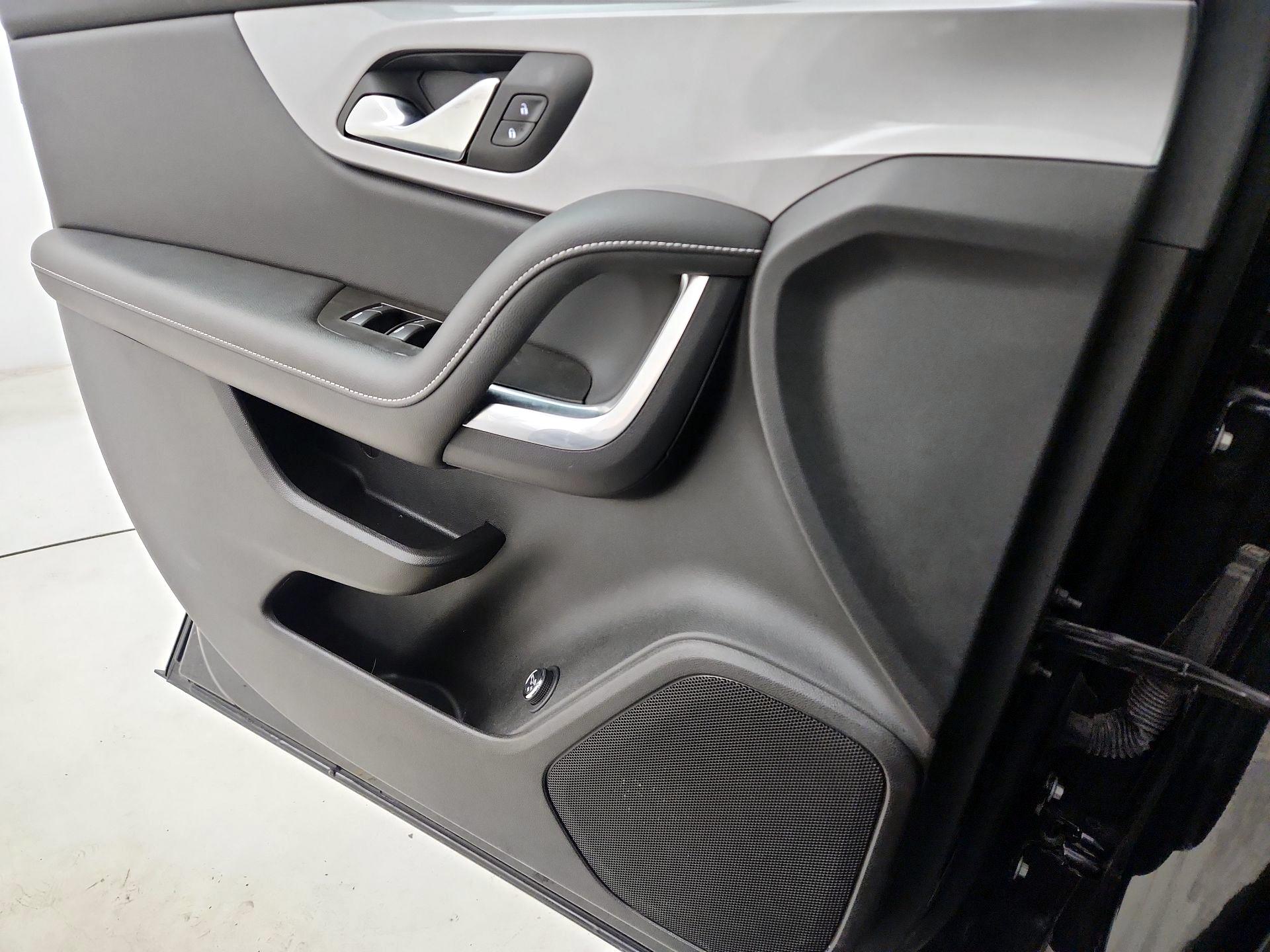 Thumbnail: 2023 Chevrolet Blazer - 12