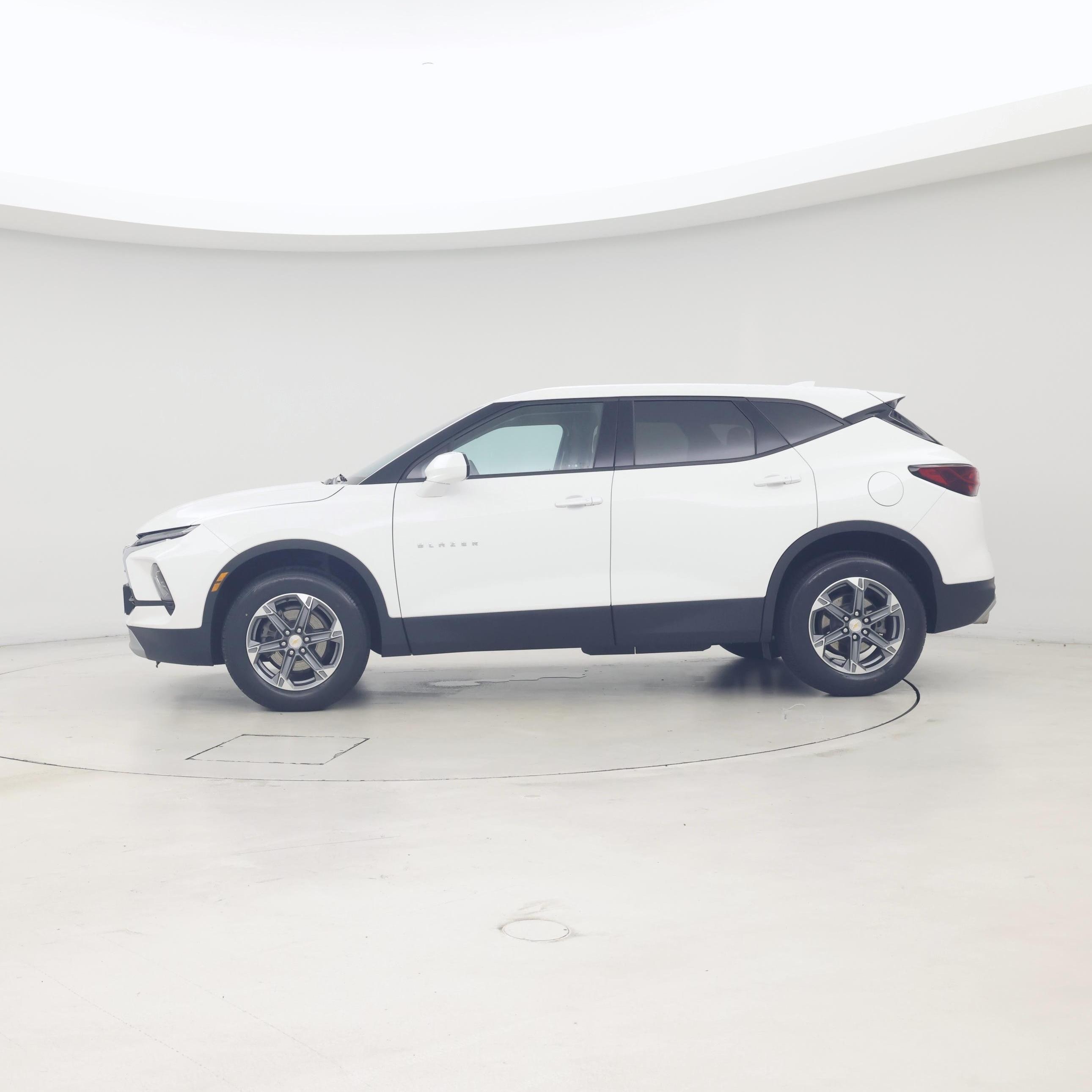 Thumbnail: 2023 Chevrolet Blazer - 3