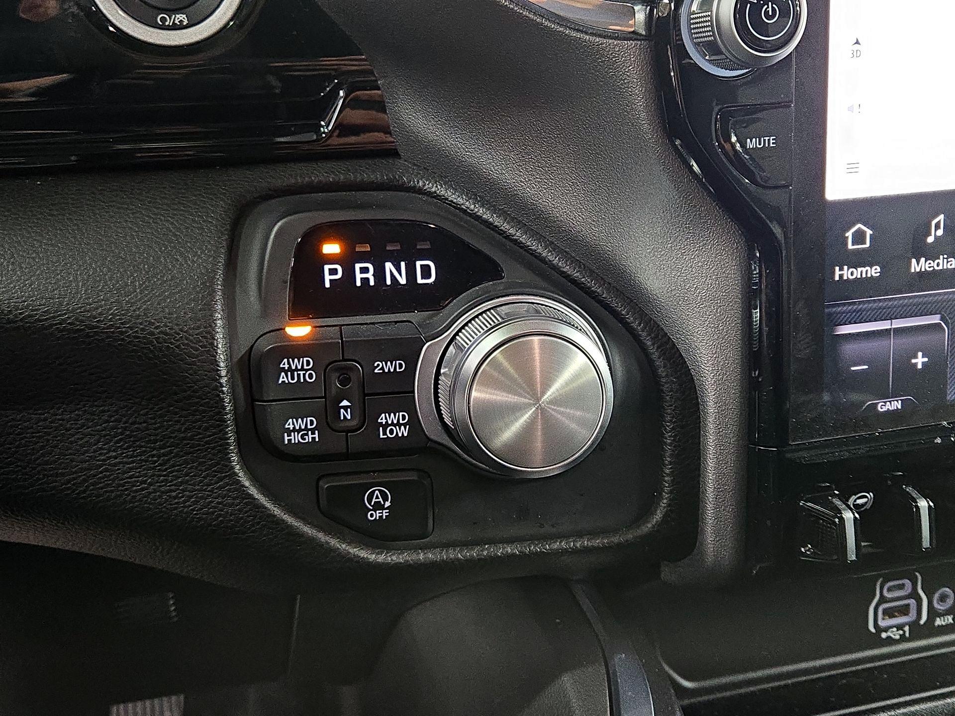 Thumbnail: 2025 RAM 1500 - 18