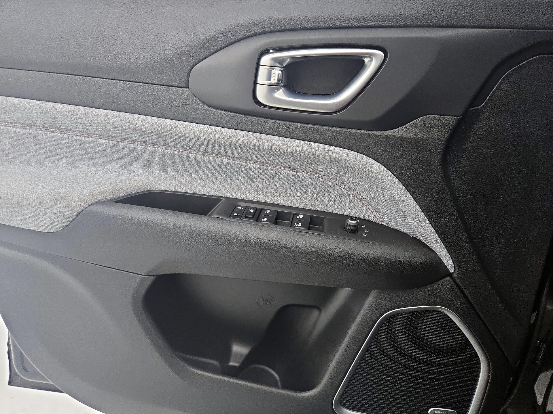 Thumbnail: 2023 Jeep Compass - 12