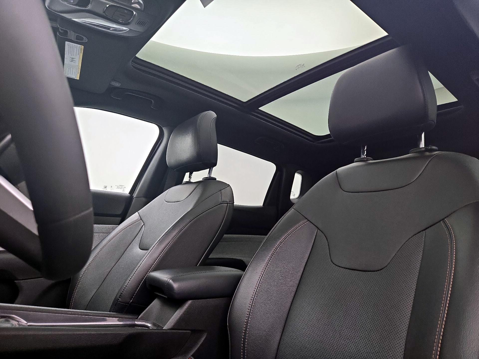 Thumbnail: 2023 Jeep Compass - 19