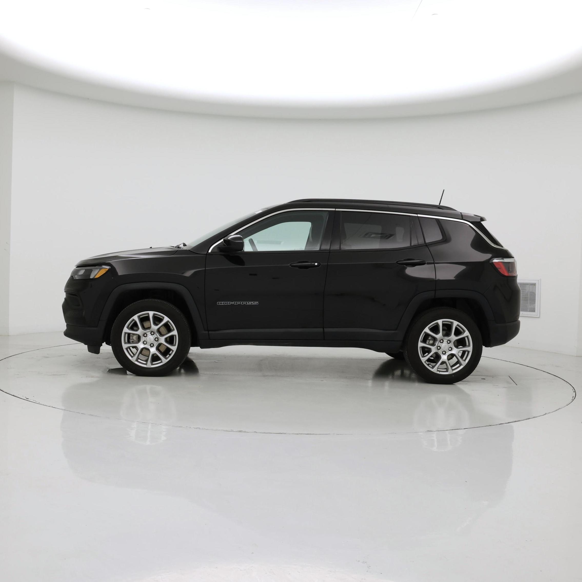 Thumbnail: 2023 Jeep Compass - 3