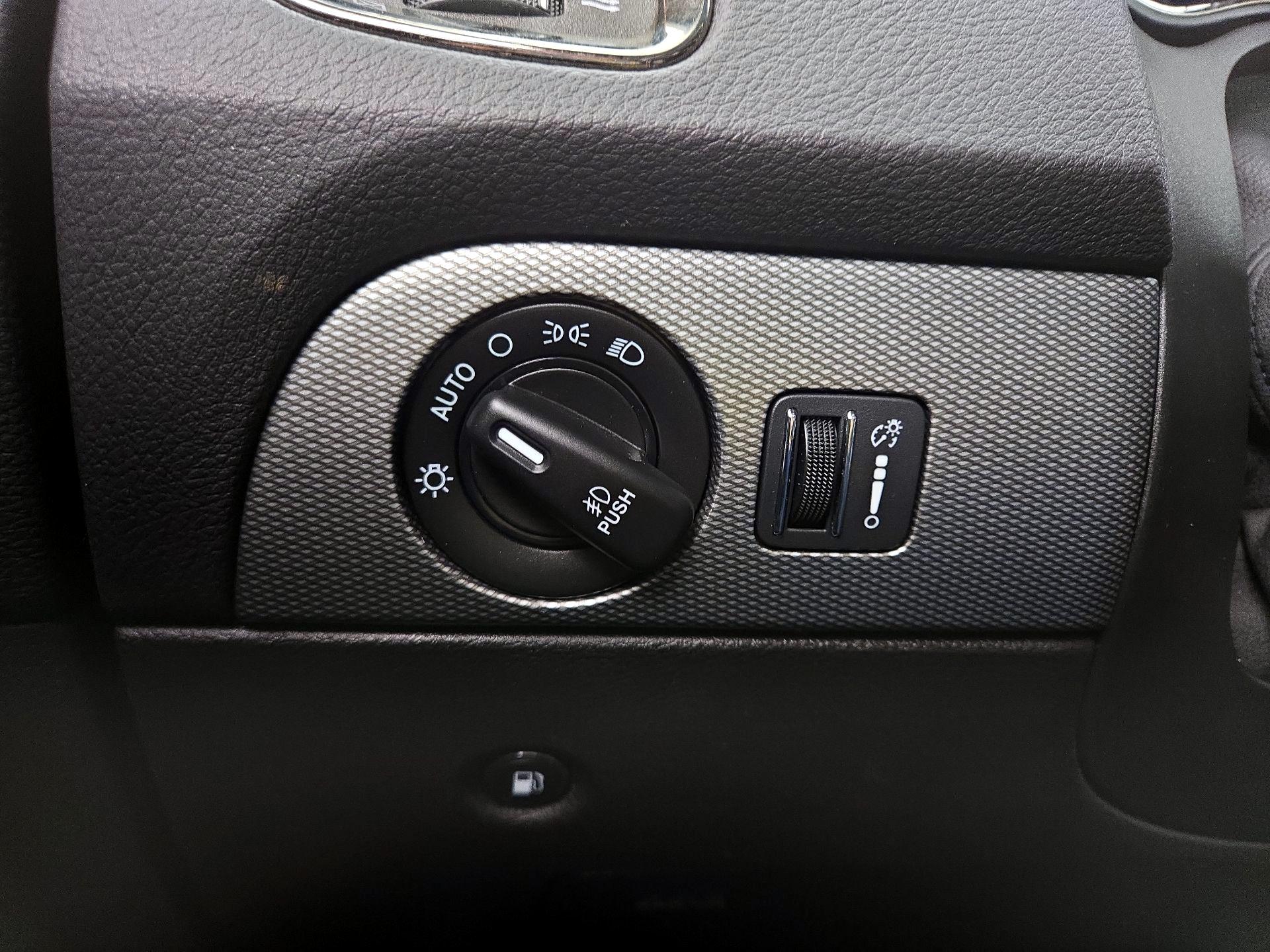 Thumbnail: 2020 Dodge Durango - 13