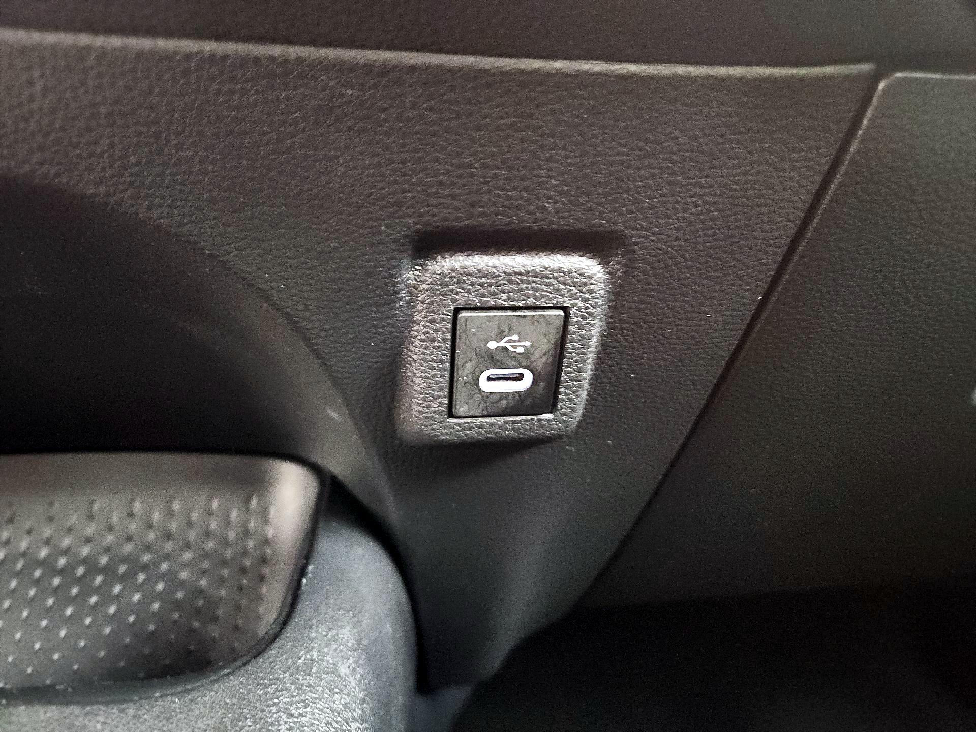 Thumbnail: 2025 Toyota Corolla - 18