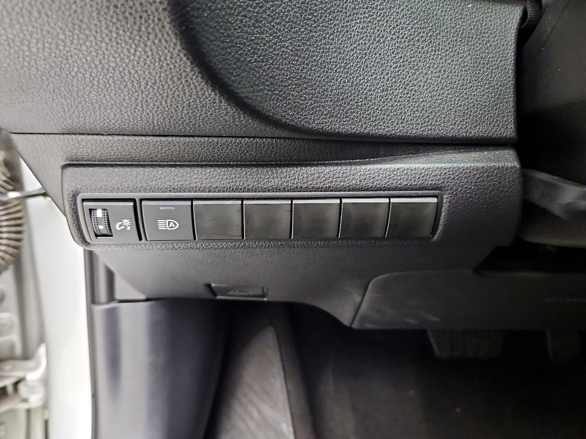 Thumbnail: 2025 Toyota Corolla - 13