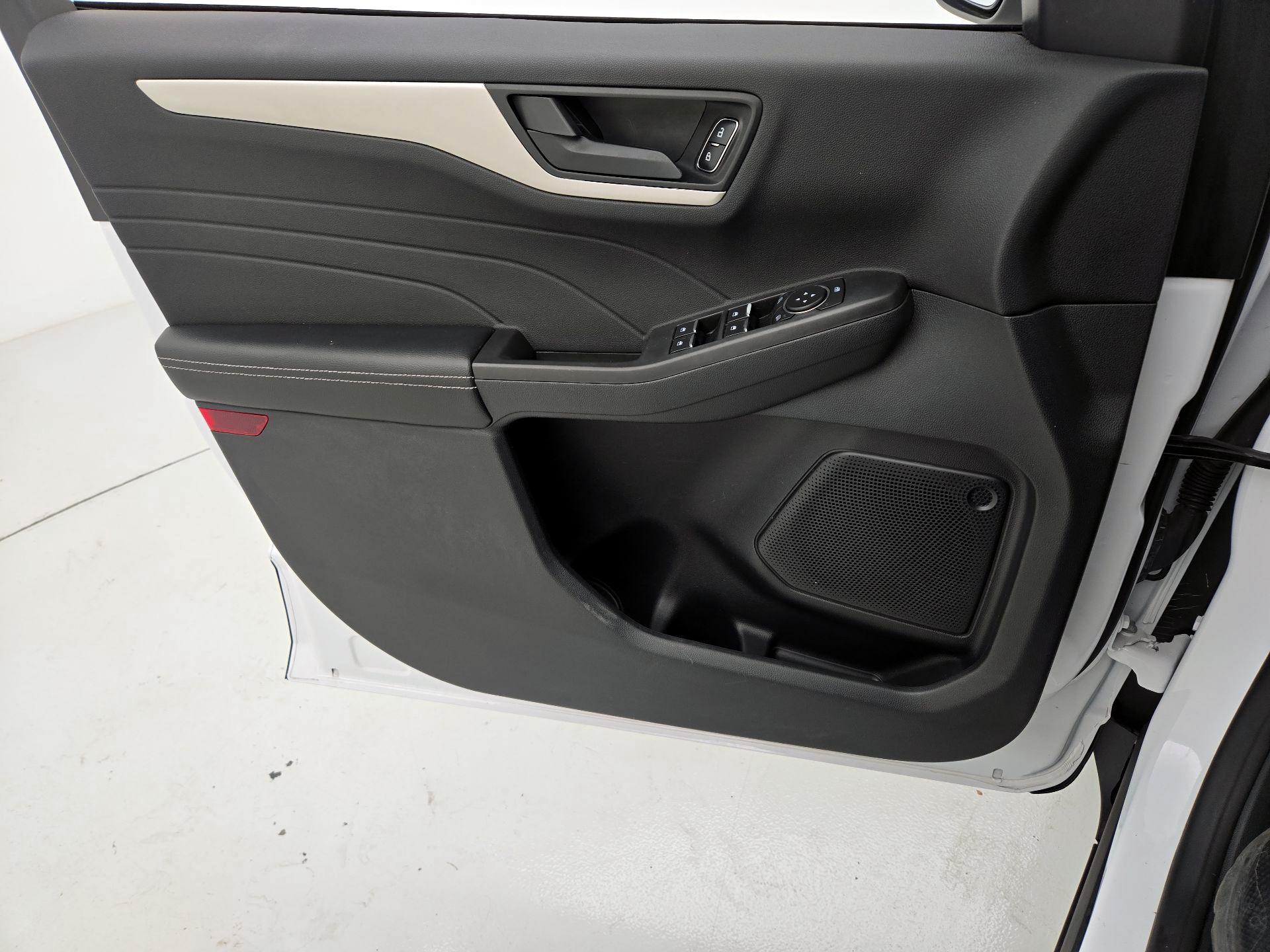 Thumbnail: 2022 Ford Escape - 12