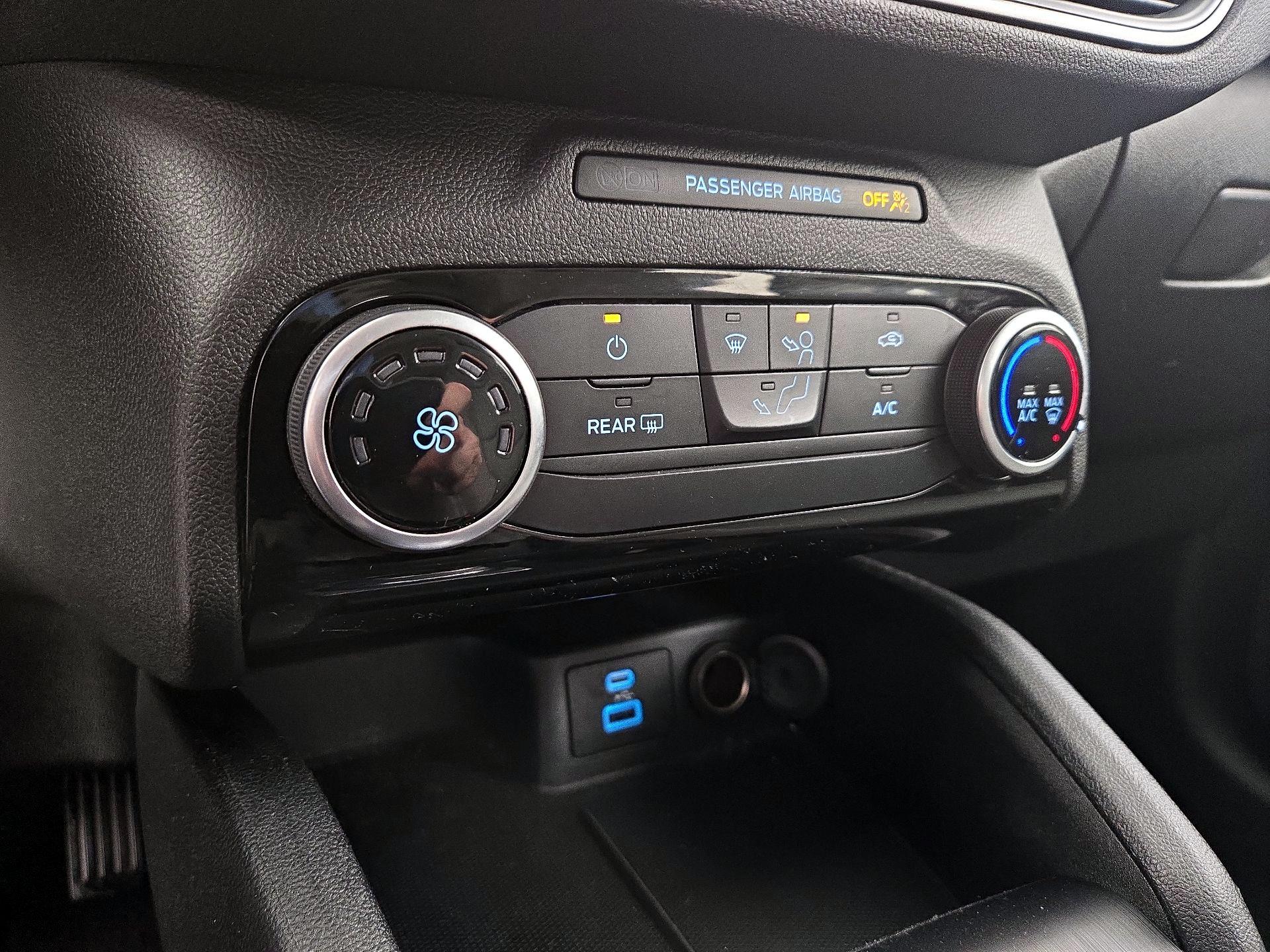 Thumbnail: 2022 Ford Escape - 16