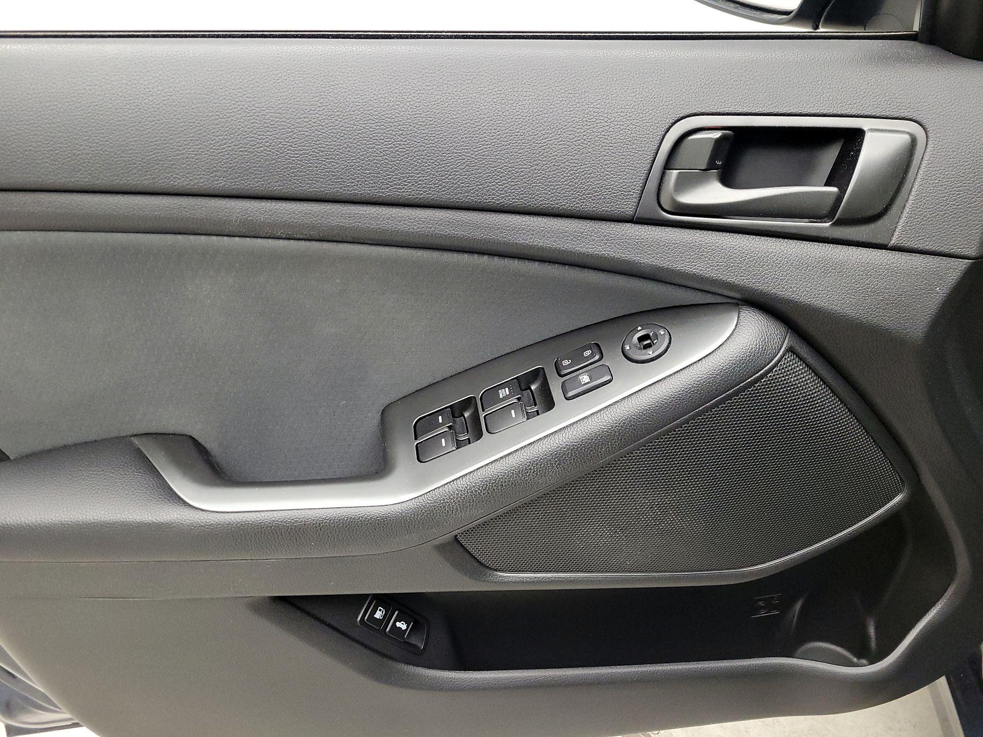 Thumbnail: 2015 Kia Optima - 12