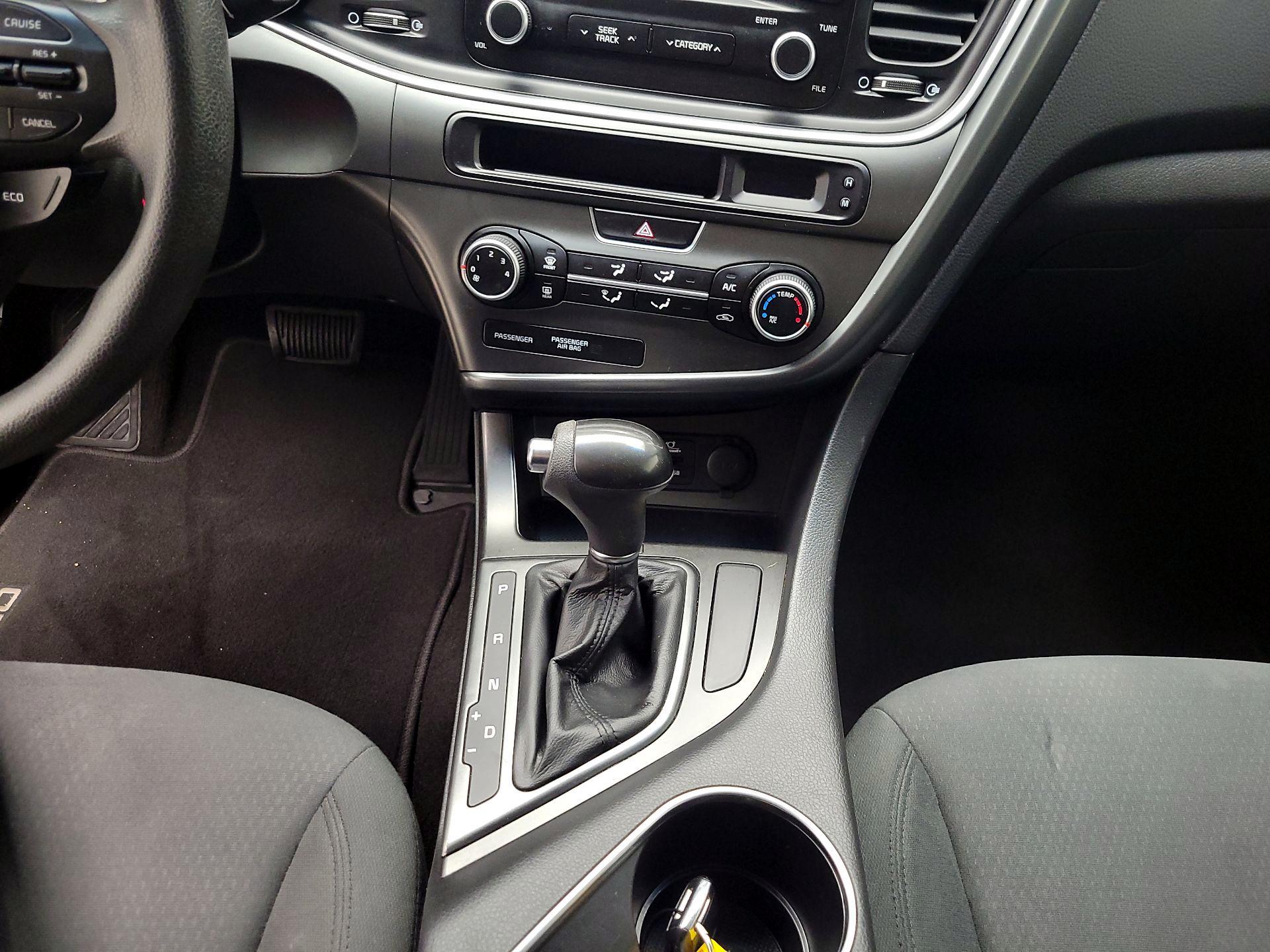 Thumbnail: 2015 Kia Optima - 17