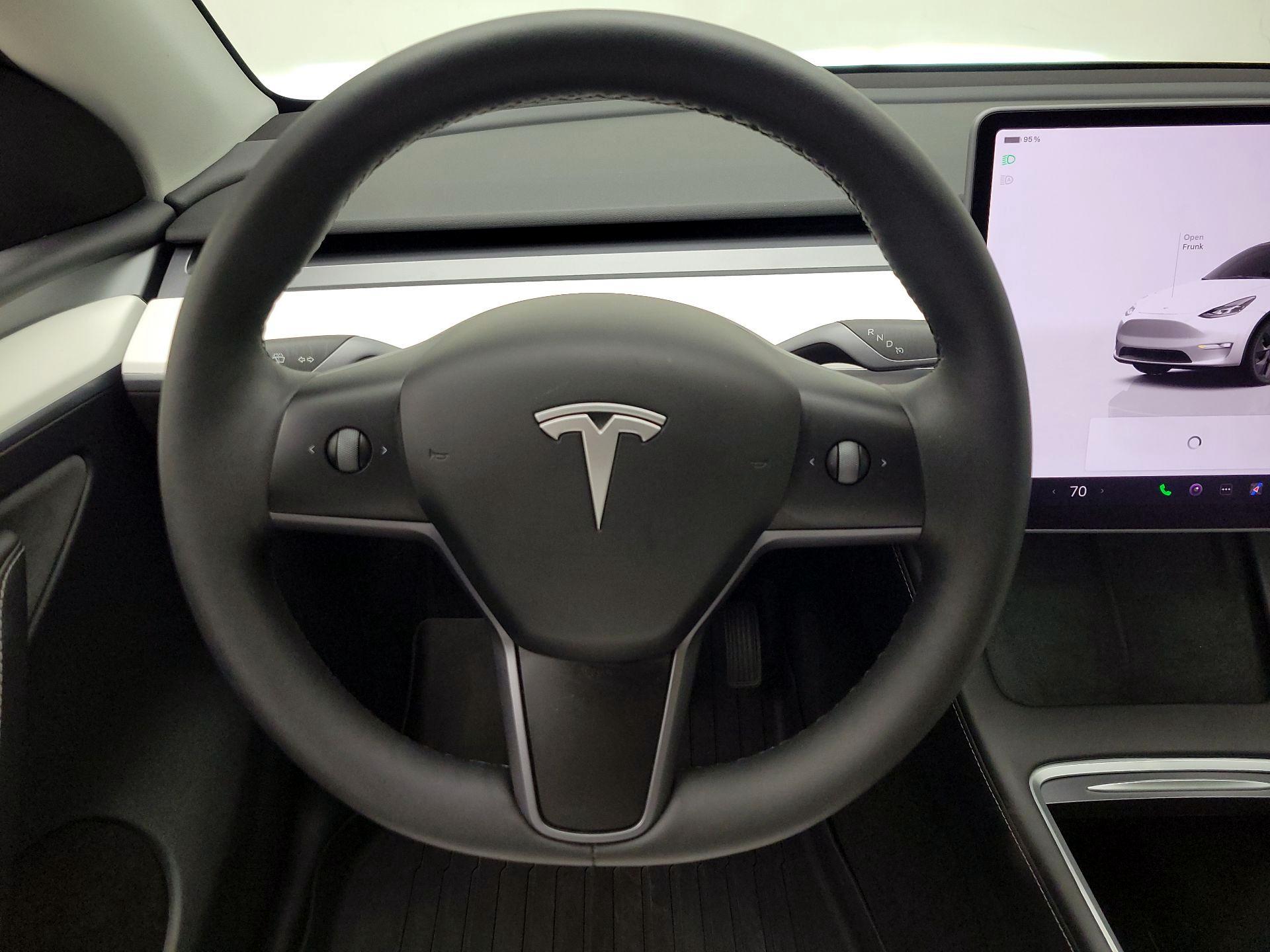 Thumbnail: 2025 Tesla Model Y - 10