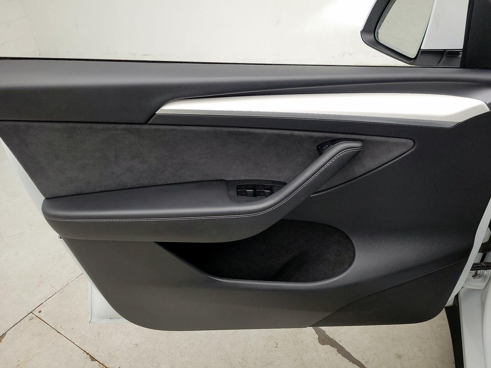 Thumbnail: 2025 Tesla Model Y - 12