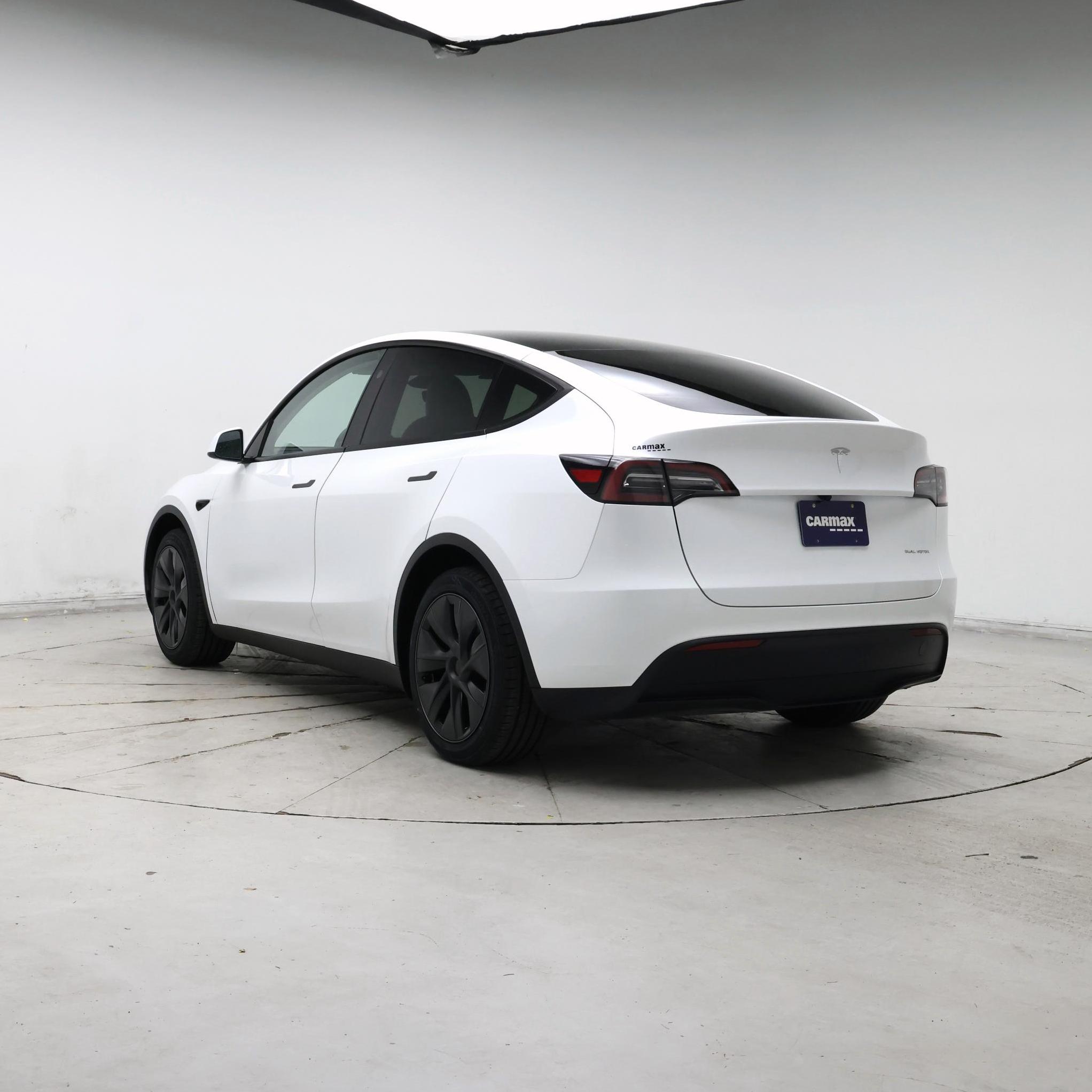 Thumbnail: 2025 Tesla Model Y - 2