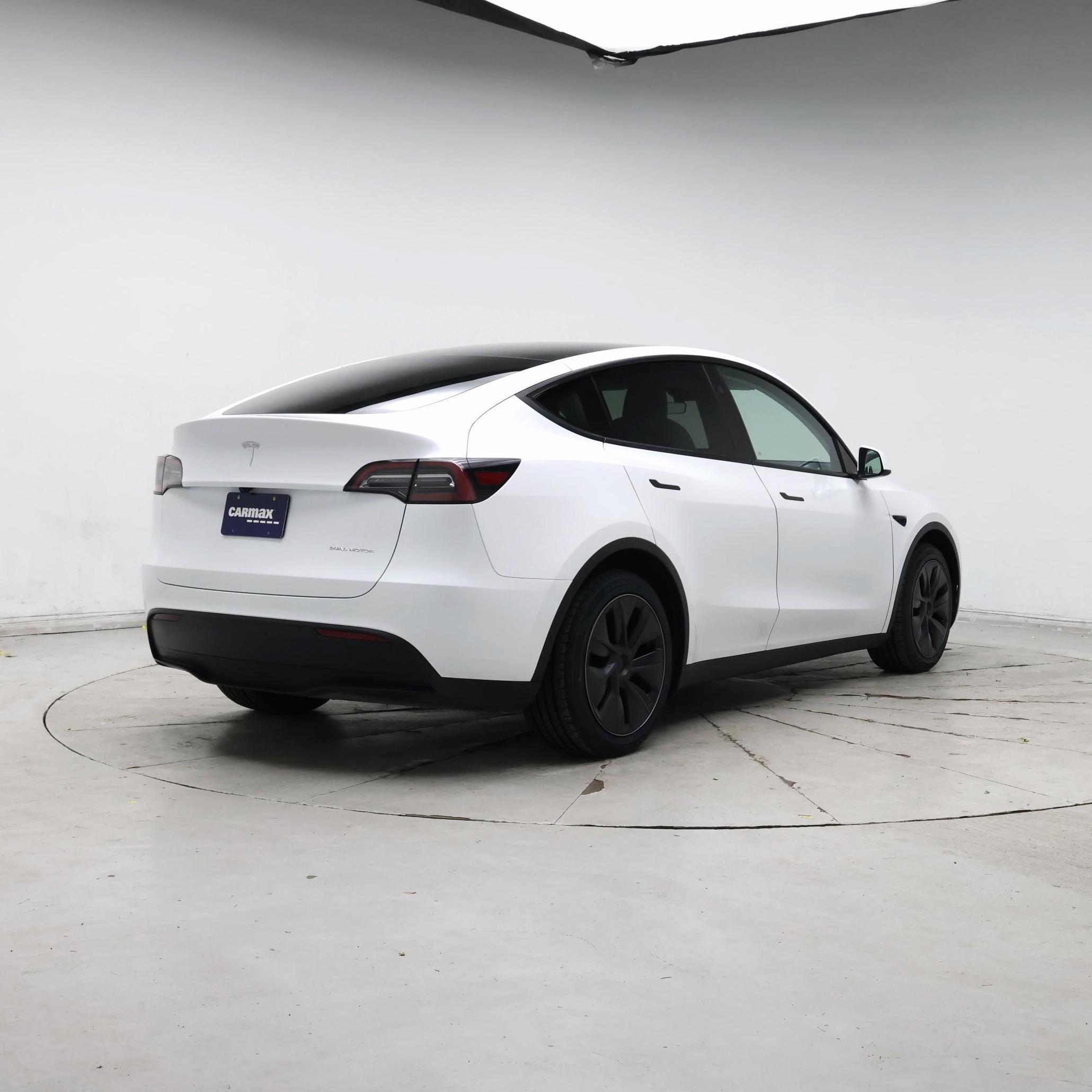 Thumbnail: 2025 Tesla Model Y - 8