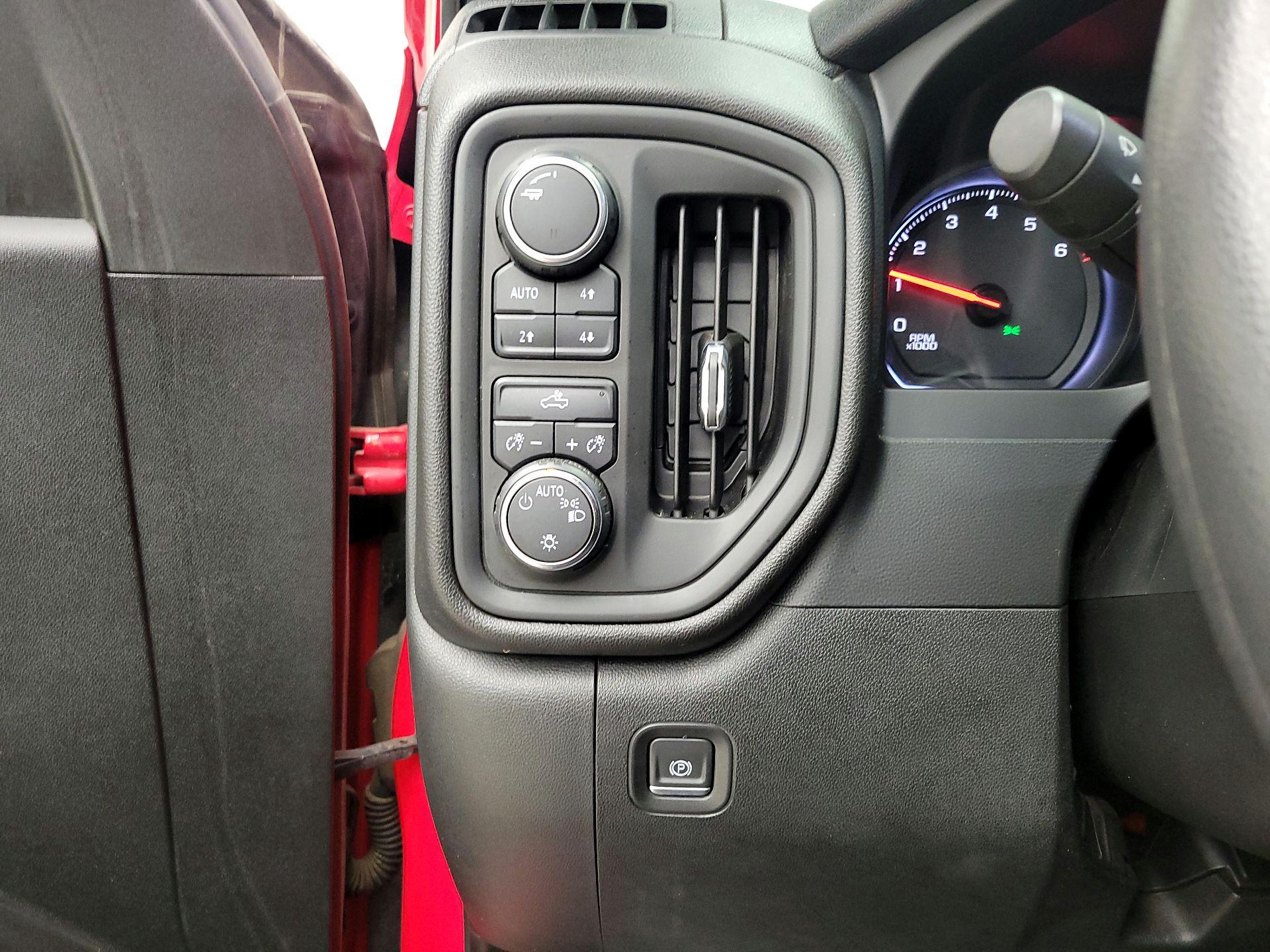 Thumbnail: 2019 Chevrolet Silverado 1500 - 13