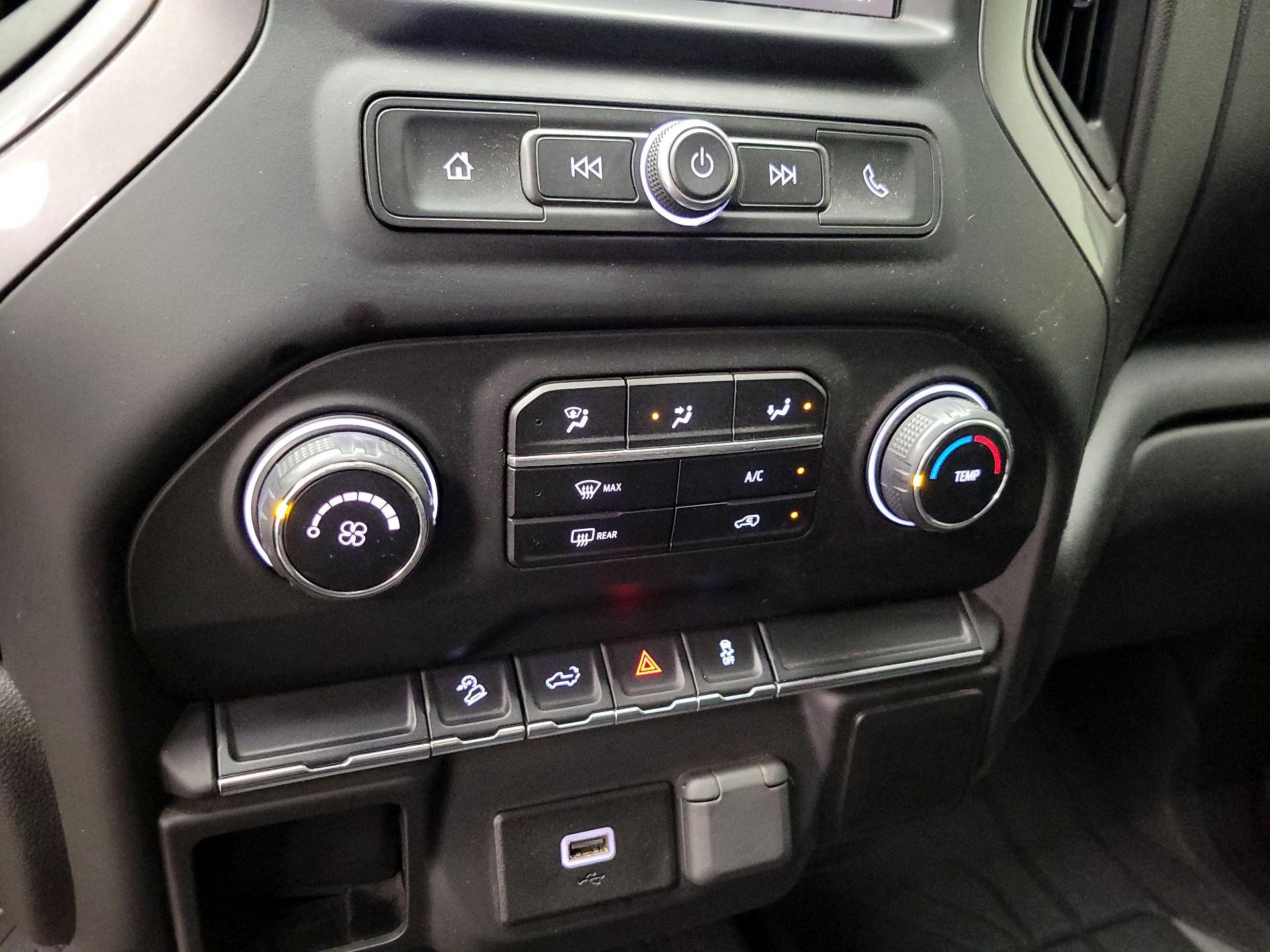 Thumbnail: 2019 Chevrolet Silverado 1500 - 16