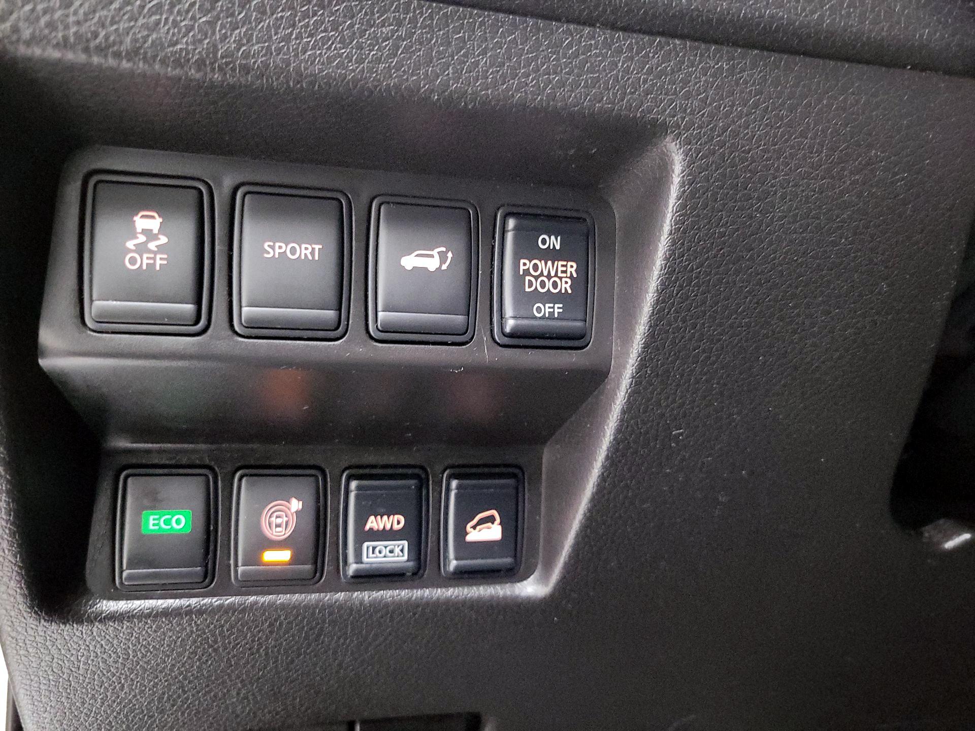 Thumbnail: 2015 Nissan Rogue - 13