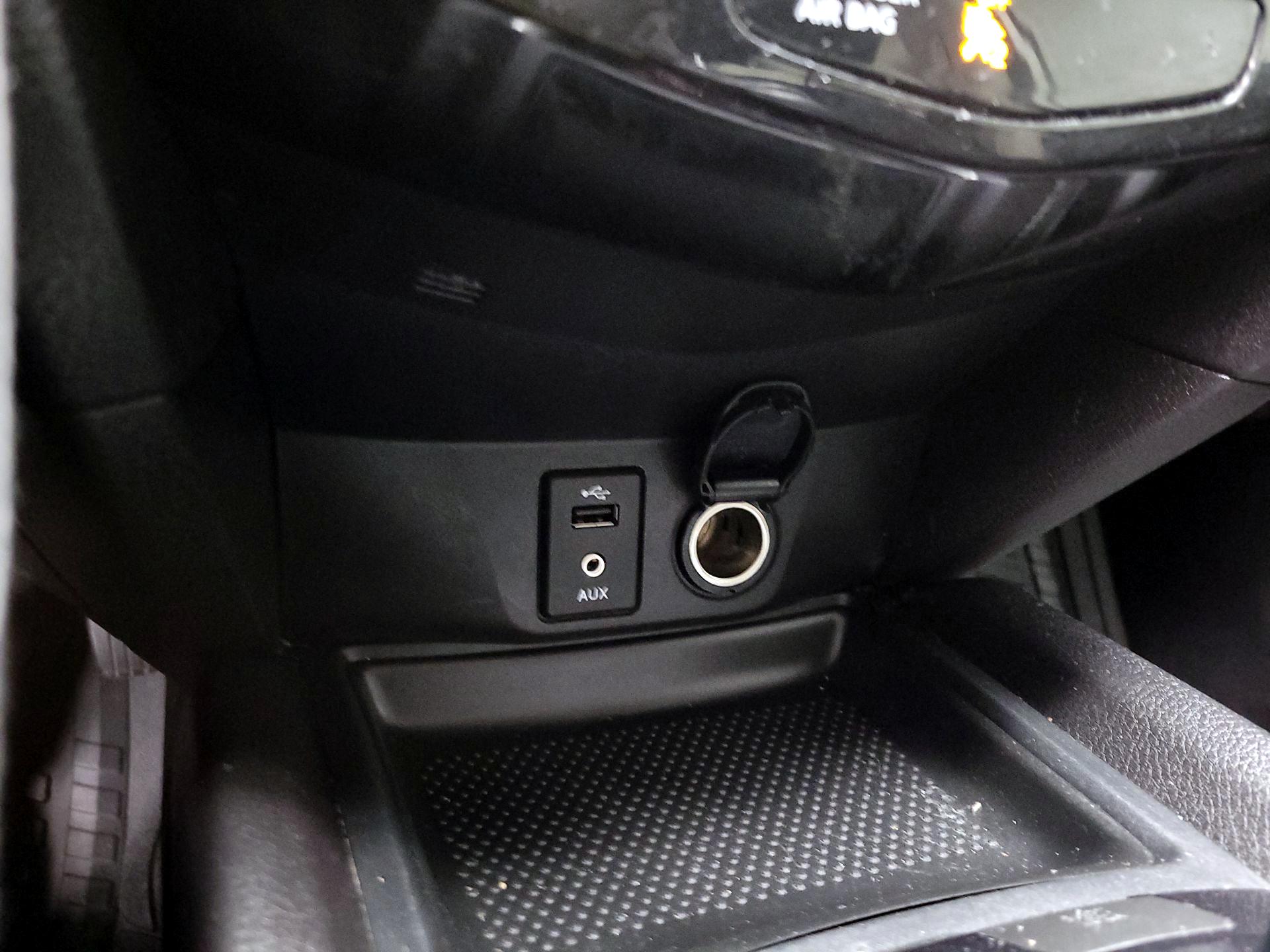 Thumbnail: 2015 Nissan Rogue - 19