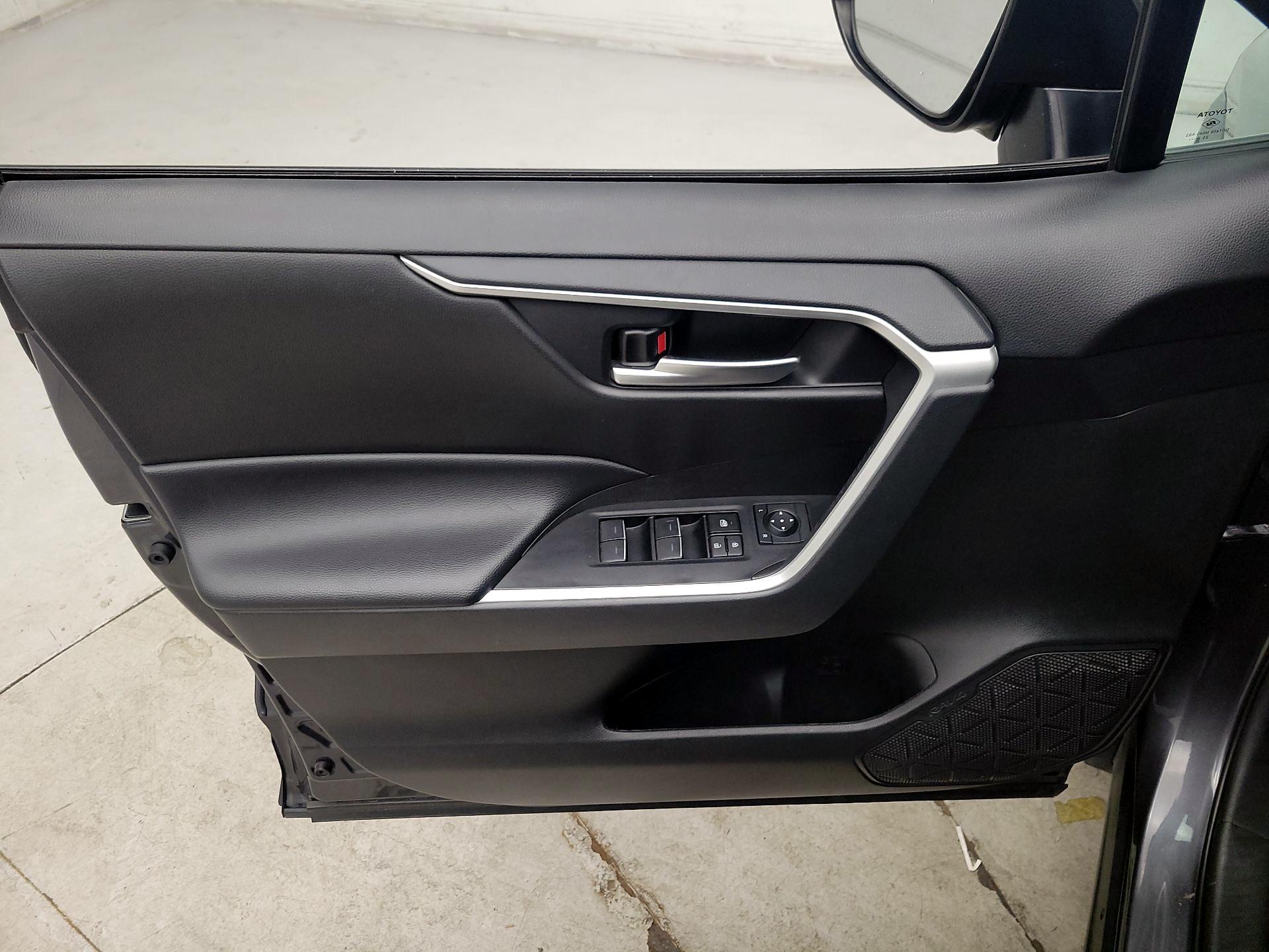 Thumbnail: 2024 Toyota RAV4 - 12