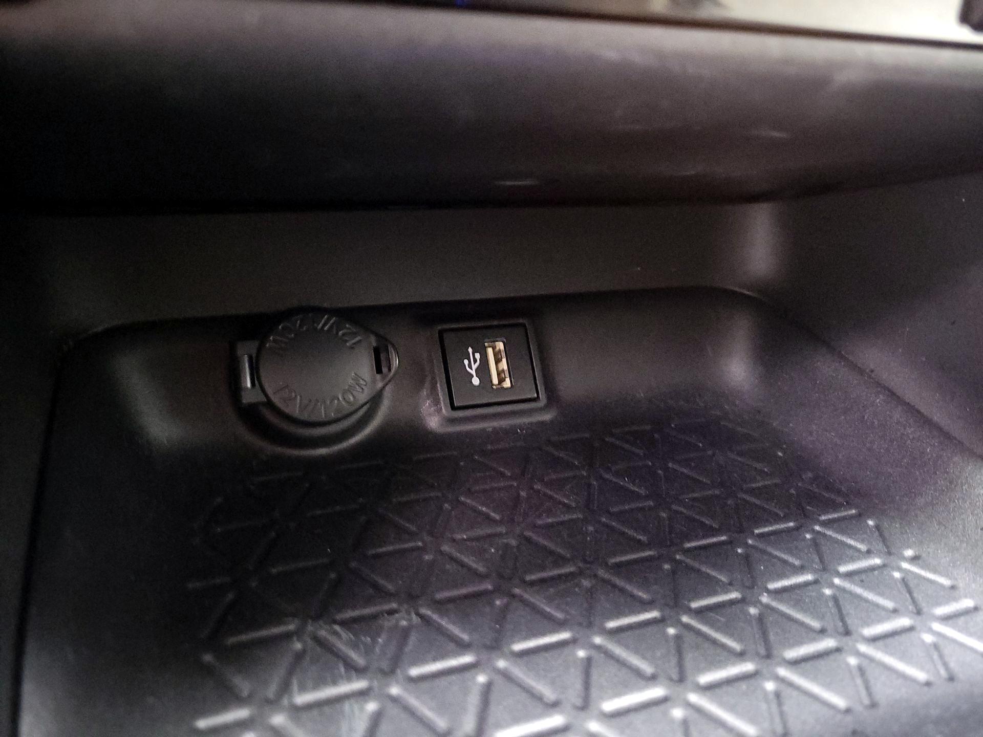 Thumbnail: 2024 Toyota RAV4 - 18