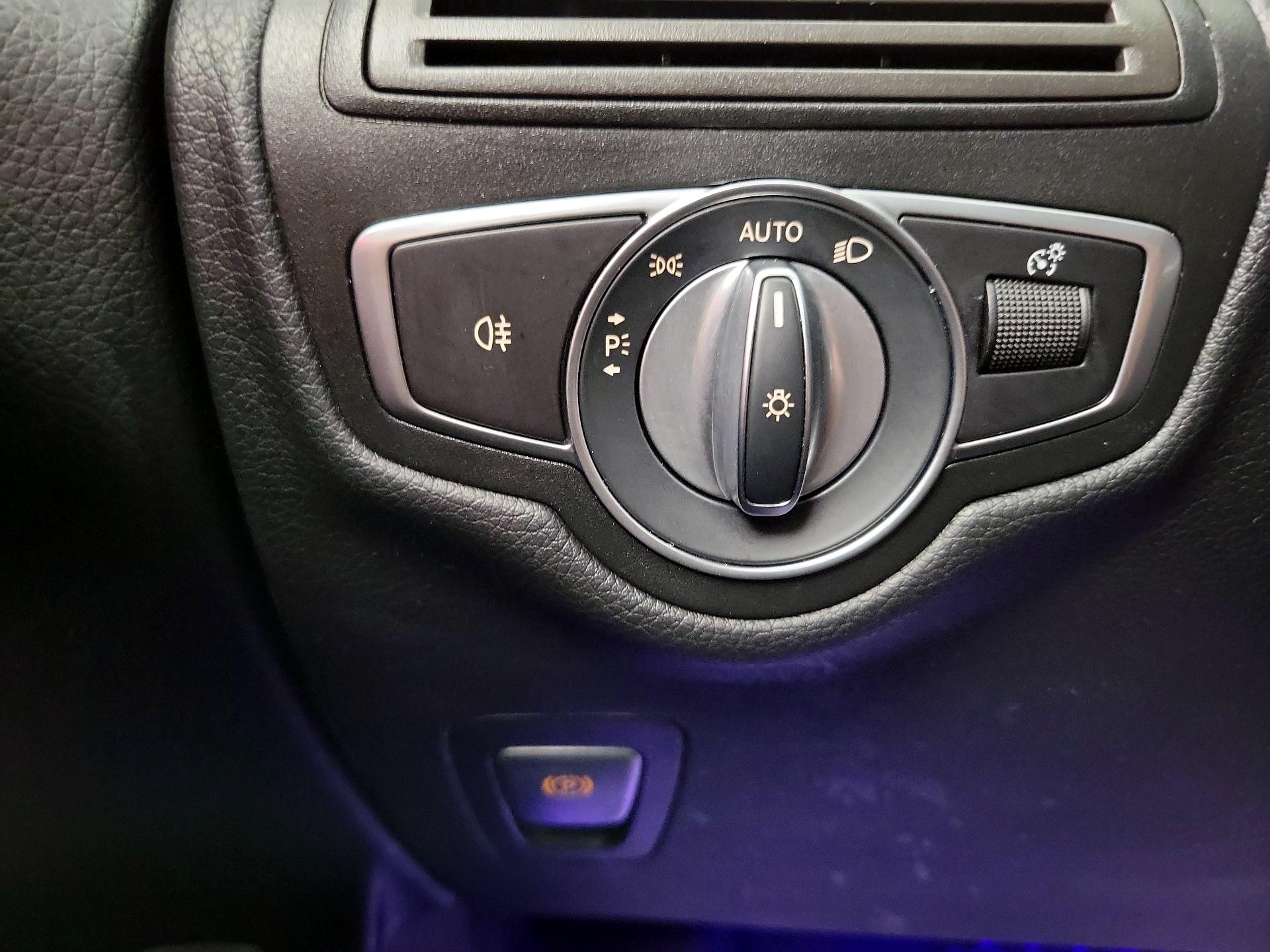 Thumbnail: 2020 Mercedes-Benz GLC - 13