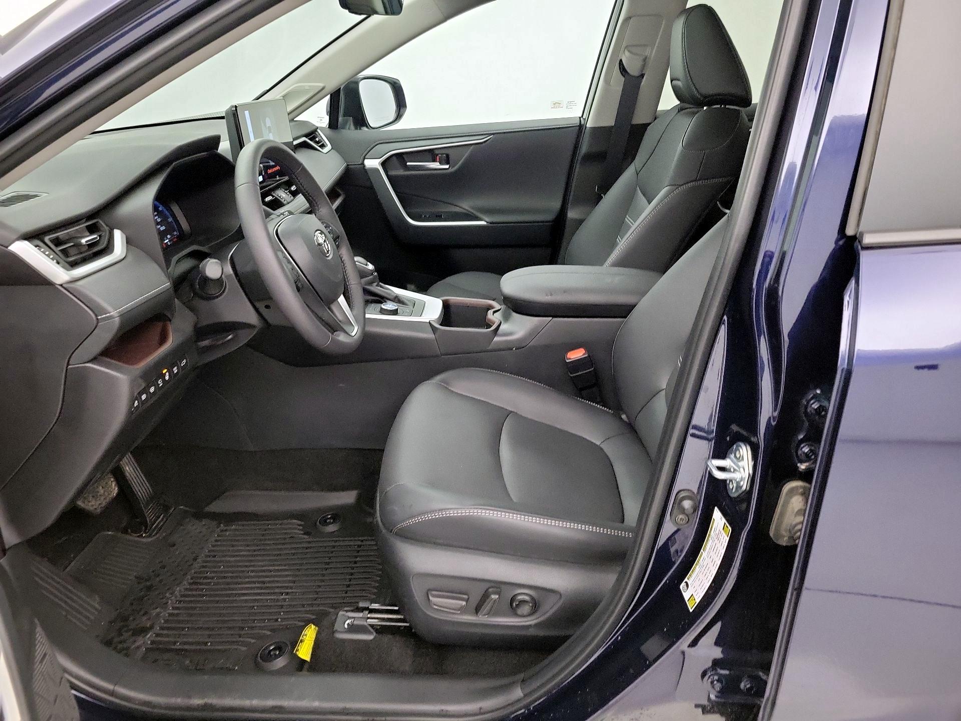 Thumbnail: 2025 Toyota RAV4 - 11