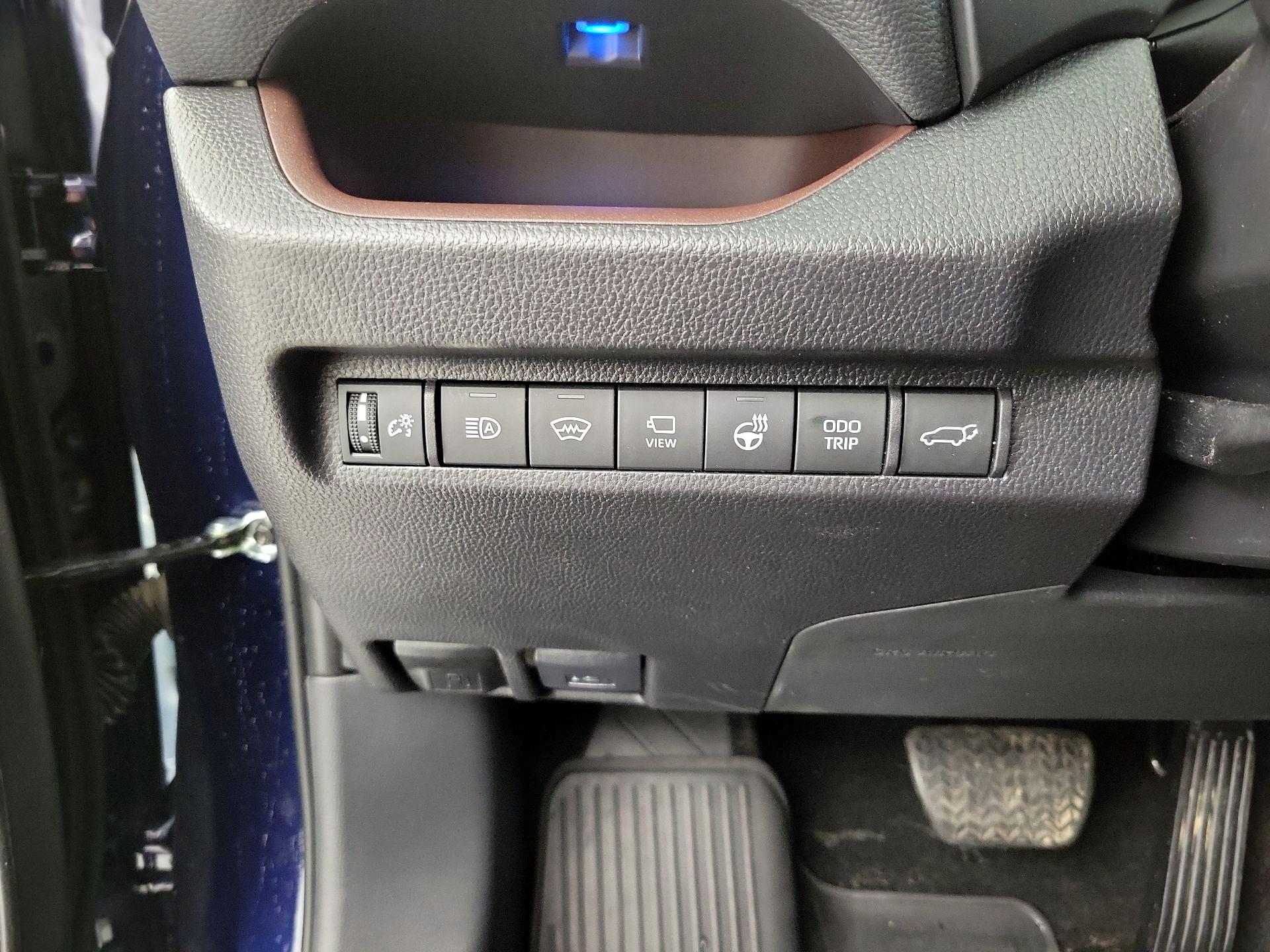 Thumbnail: 2025 Toyota RAV4 - 13