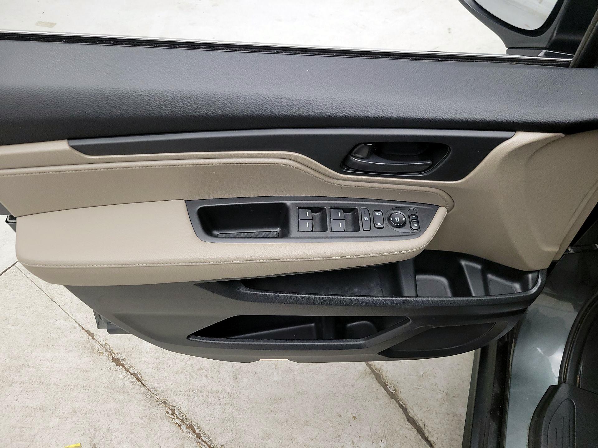 Thumbnail: 2019 Honda Odyssey - 12