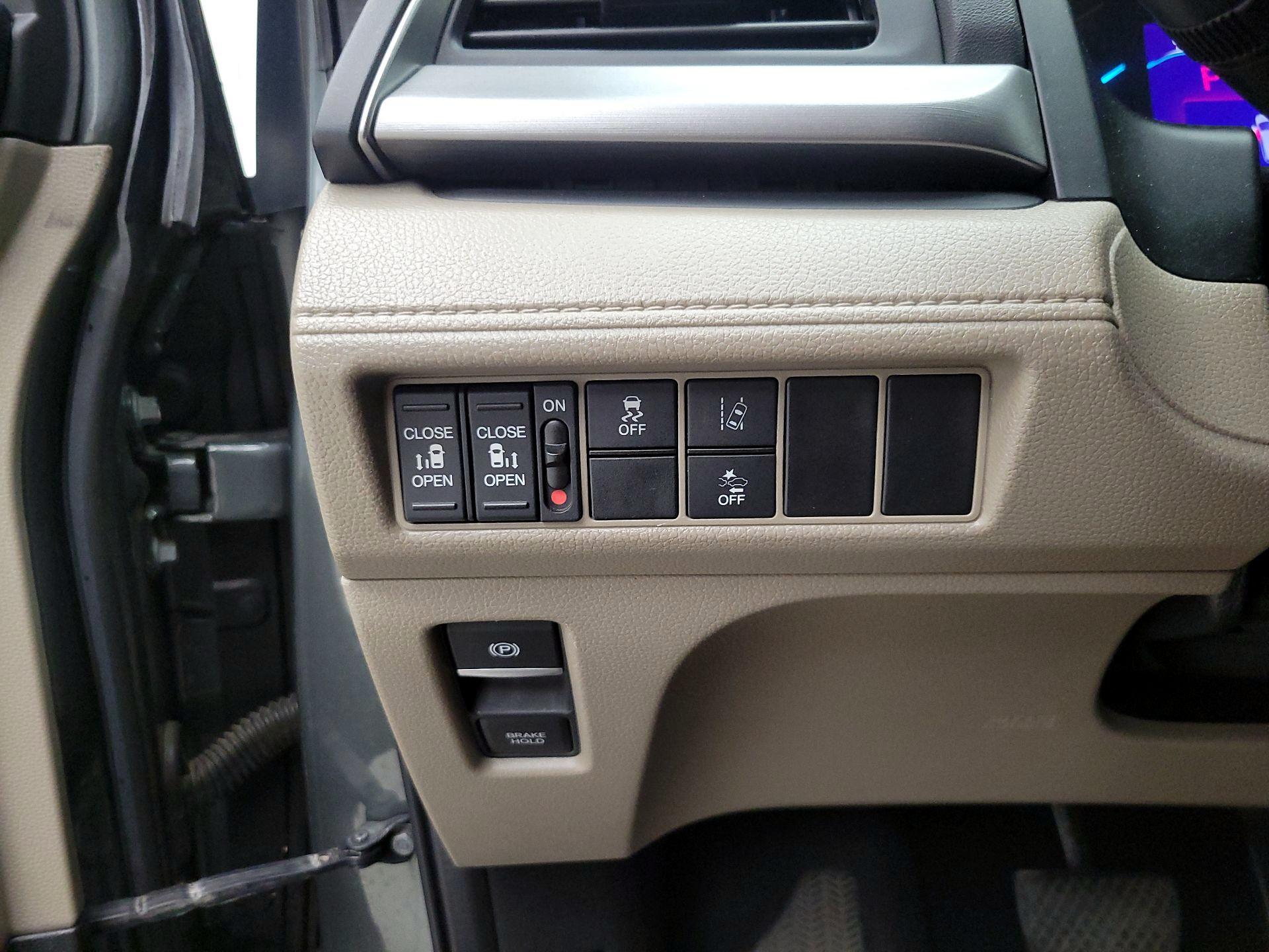 Thumbnail: 2019 Honda Odyssey - 13