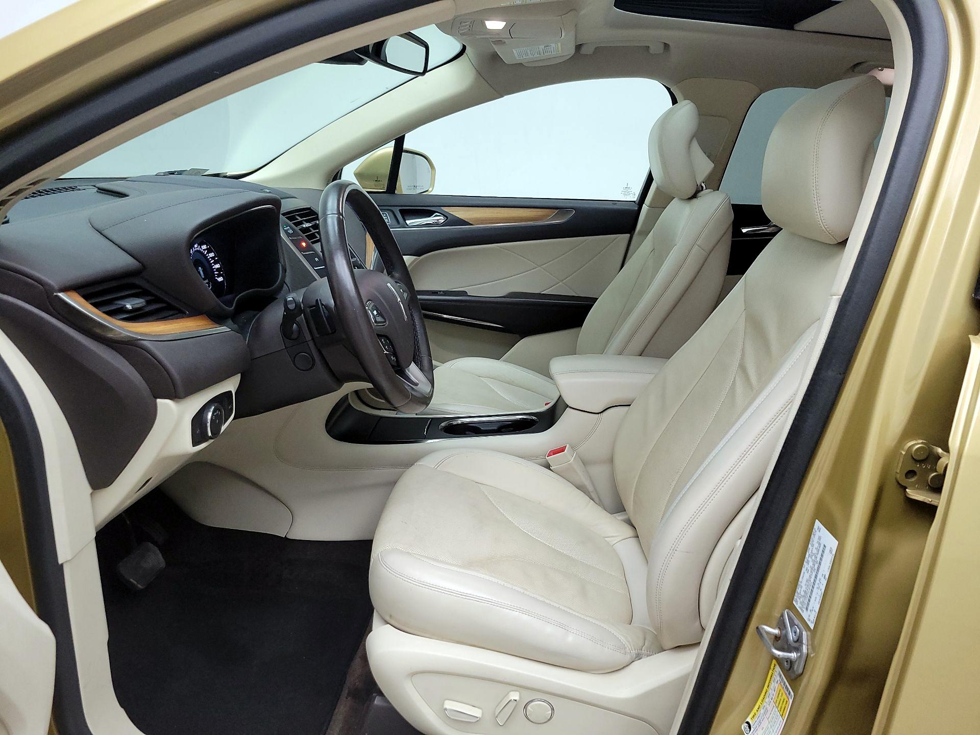 Thumbnail: 2015 Lincoln MKC - 11