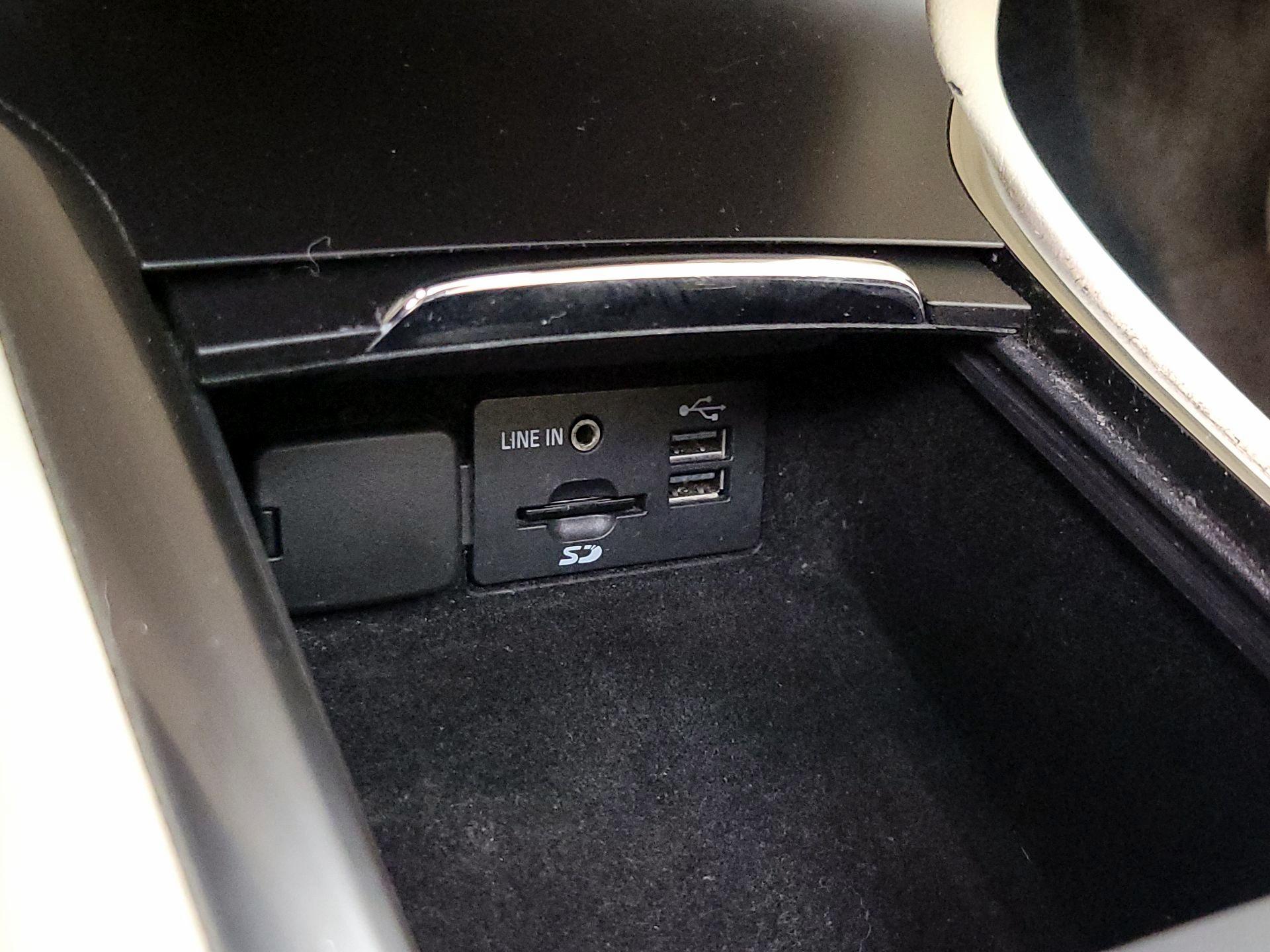 Thumbnail: 2015 Lincoln MKC - 19