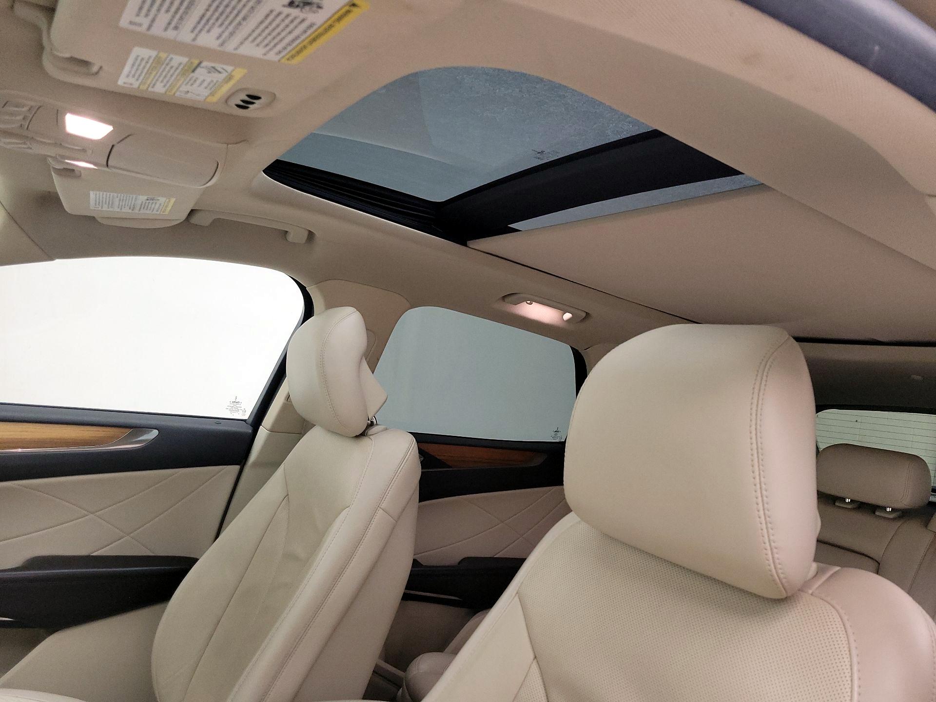 Thumbnail: 2015 Lincoln MKC - 20