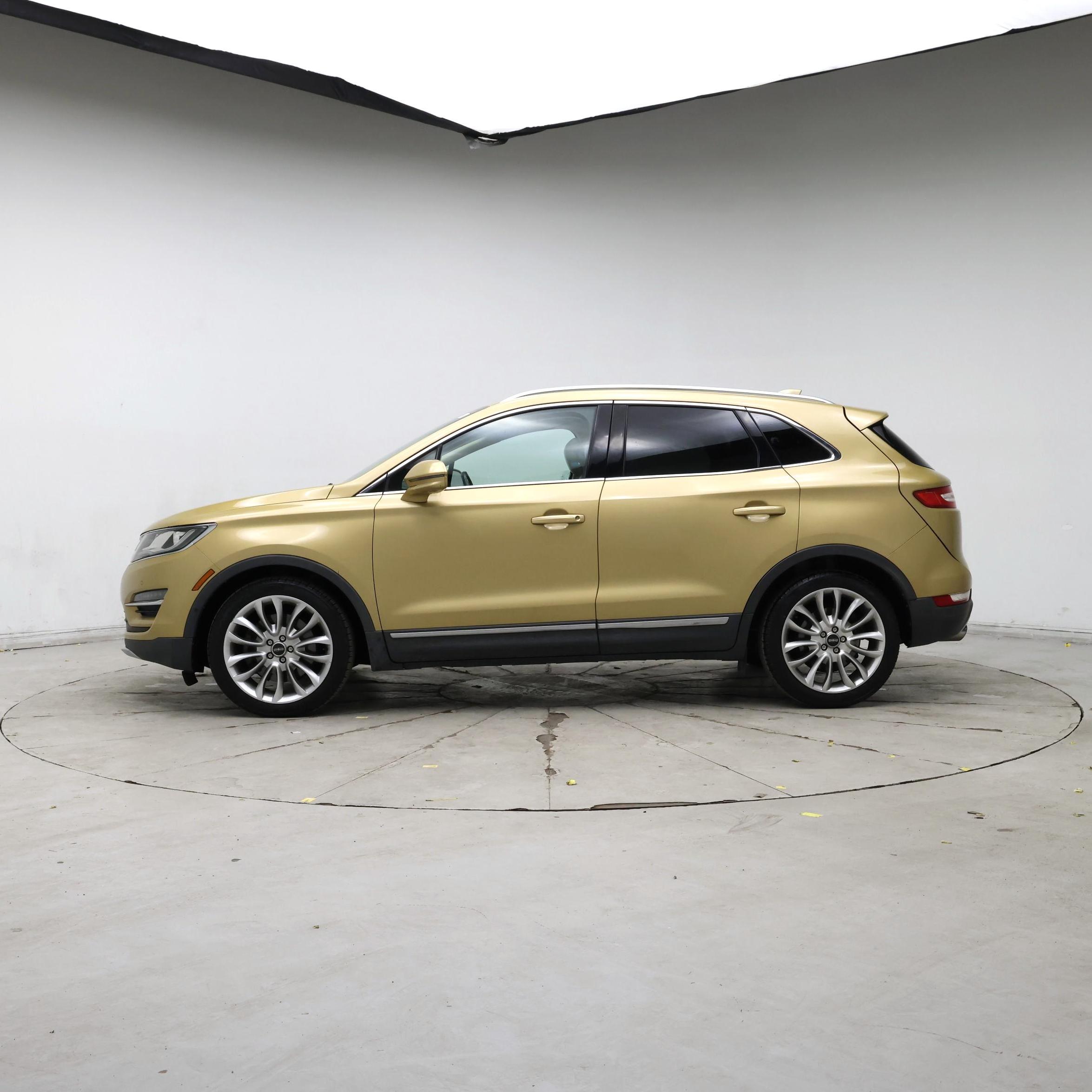 Thumbnail: 2015 Lincoln MKC - 3