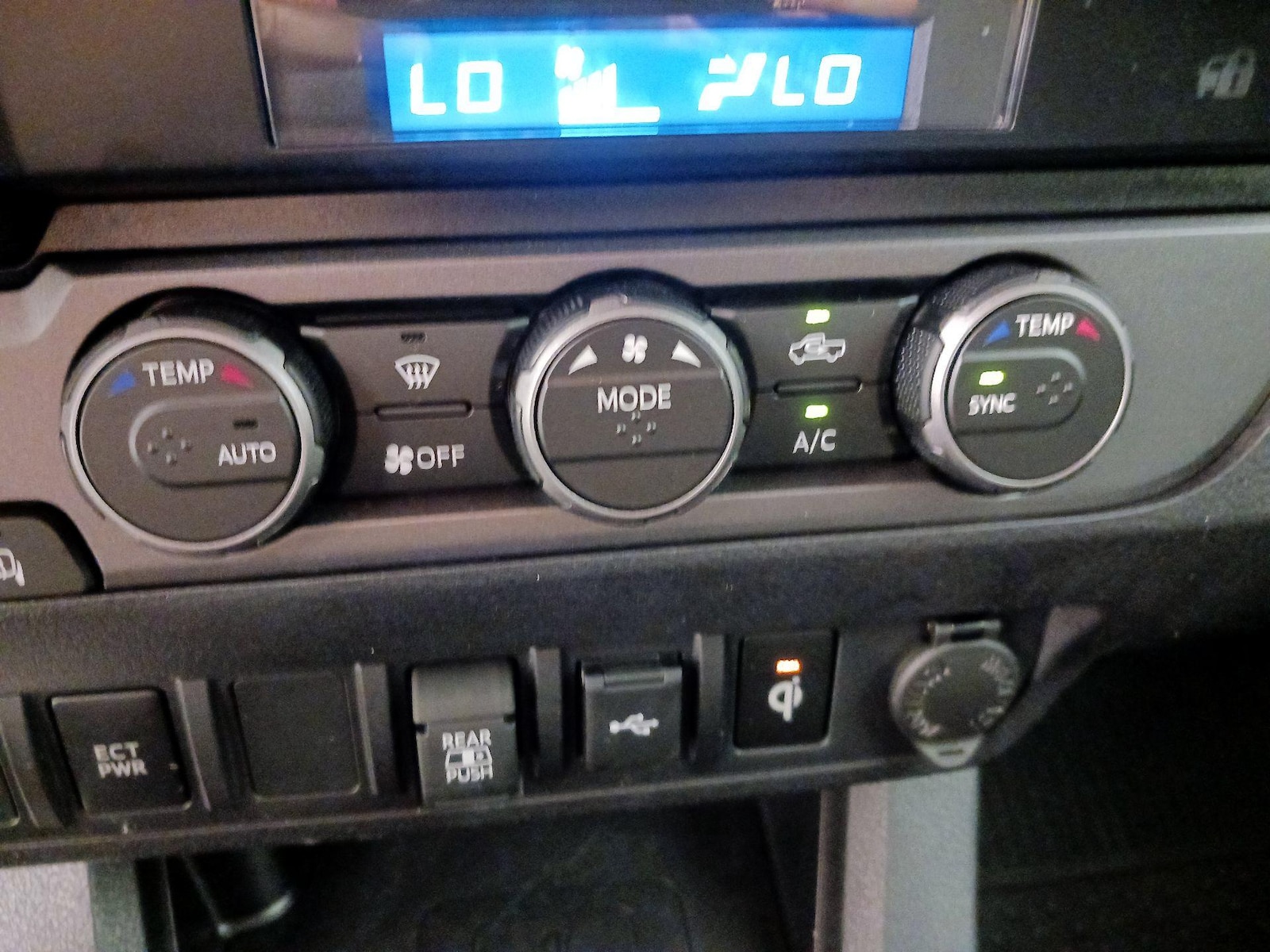 2023 Toyota Tacoma TRD Off Road - Photo 17