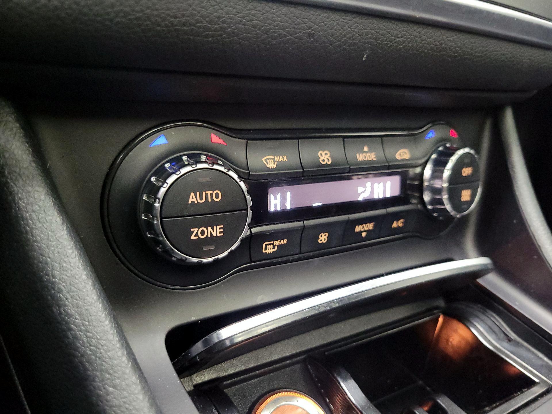 Thumbnail: 2019 Mercedes-Benz CLA - 16