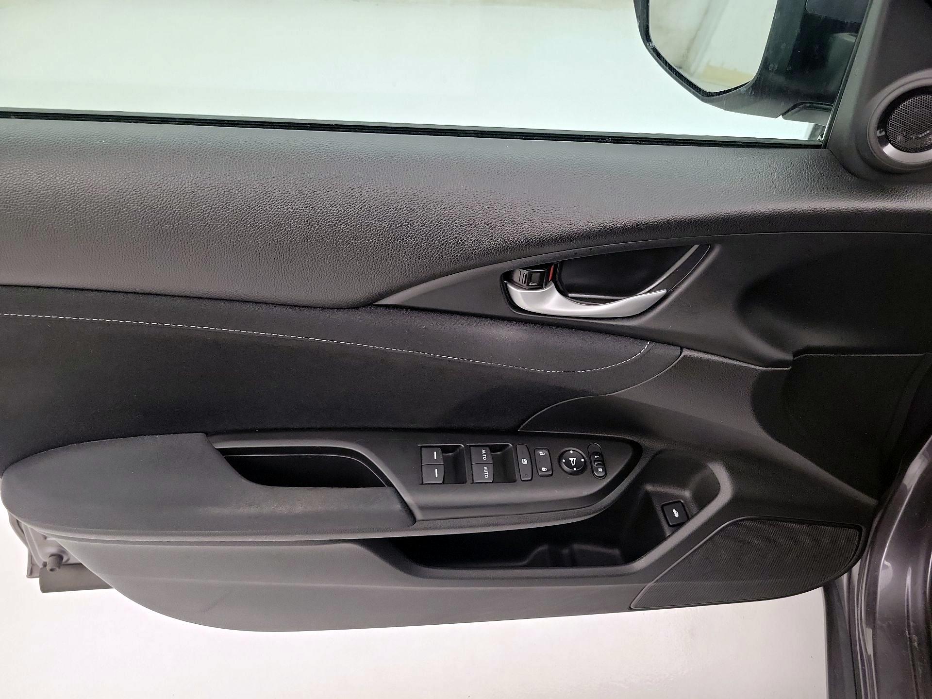 Thumbnail: 2021 Honda Insight - 12