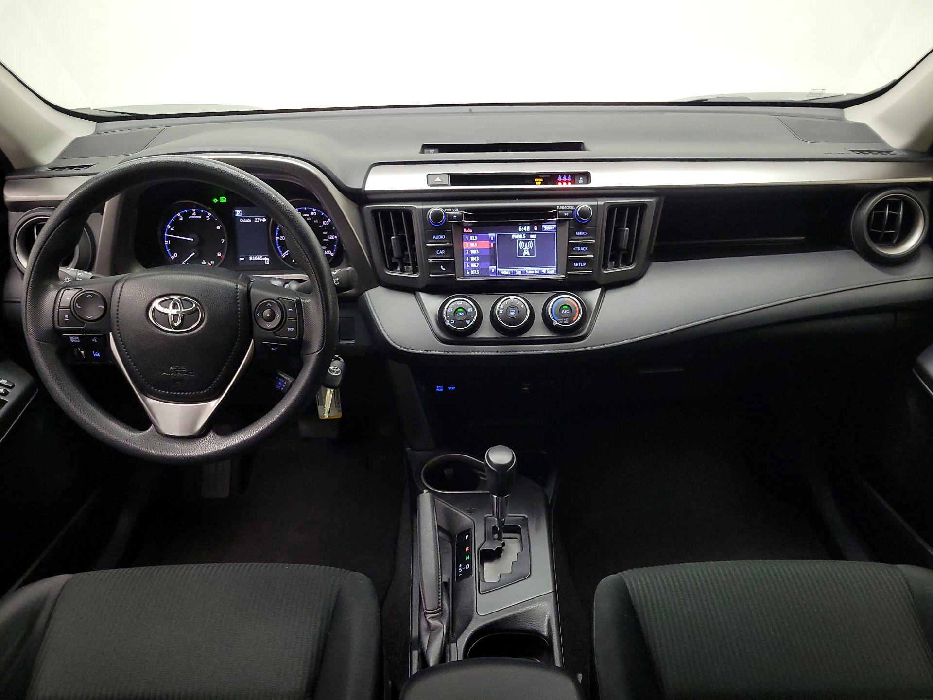 Thumbnail: 2017 Toyota RAV4 - 9