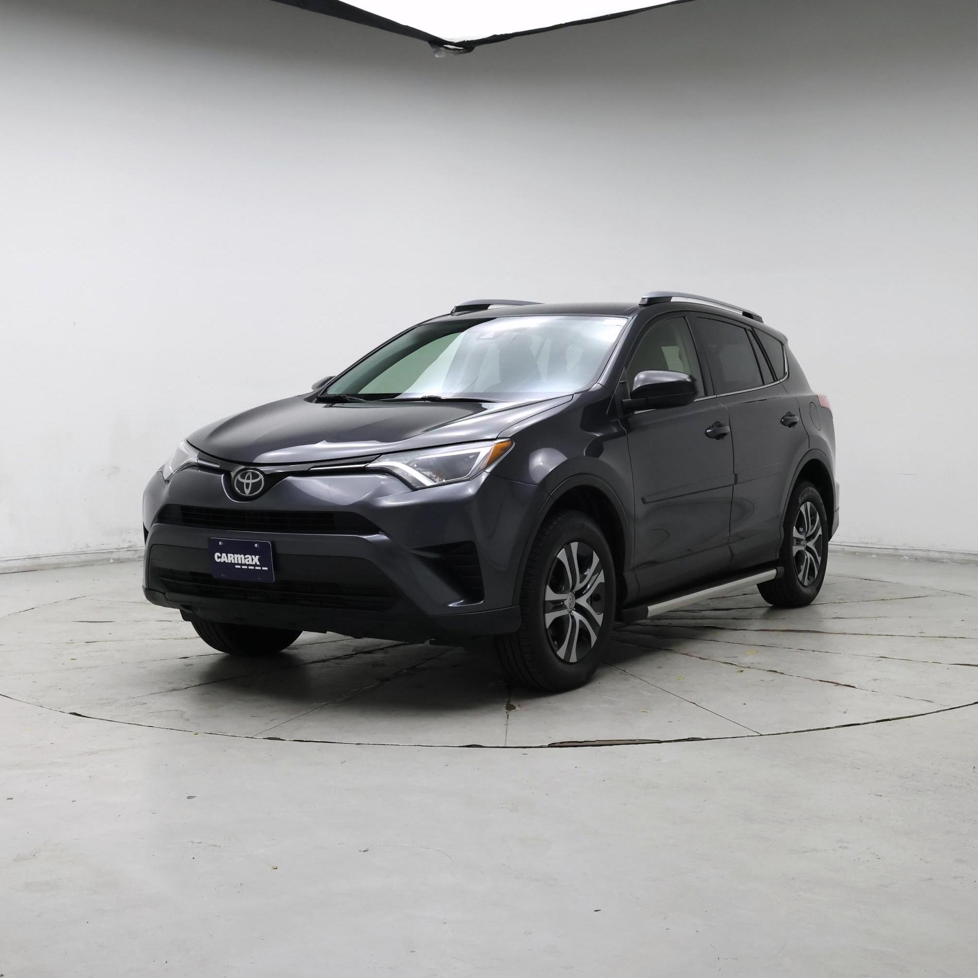 Thumbnail: 2017 Toyota RAV4 - 4
