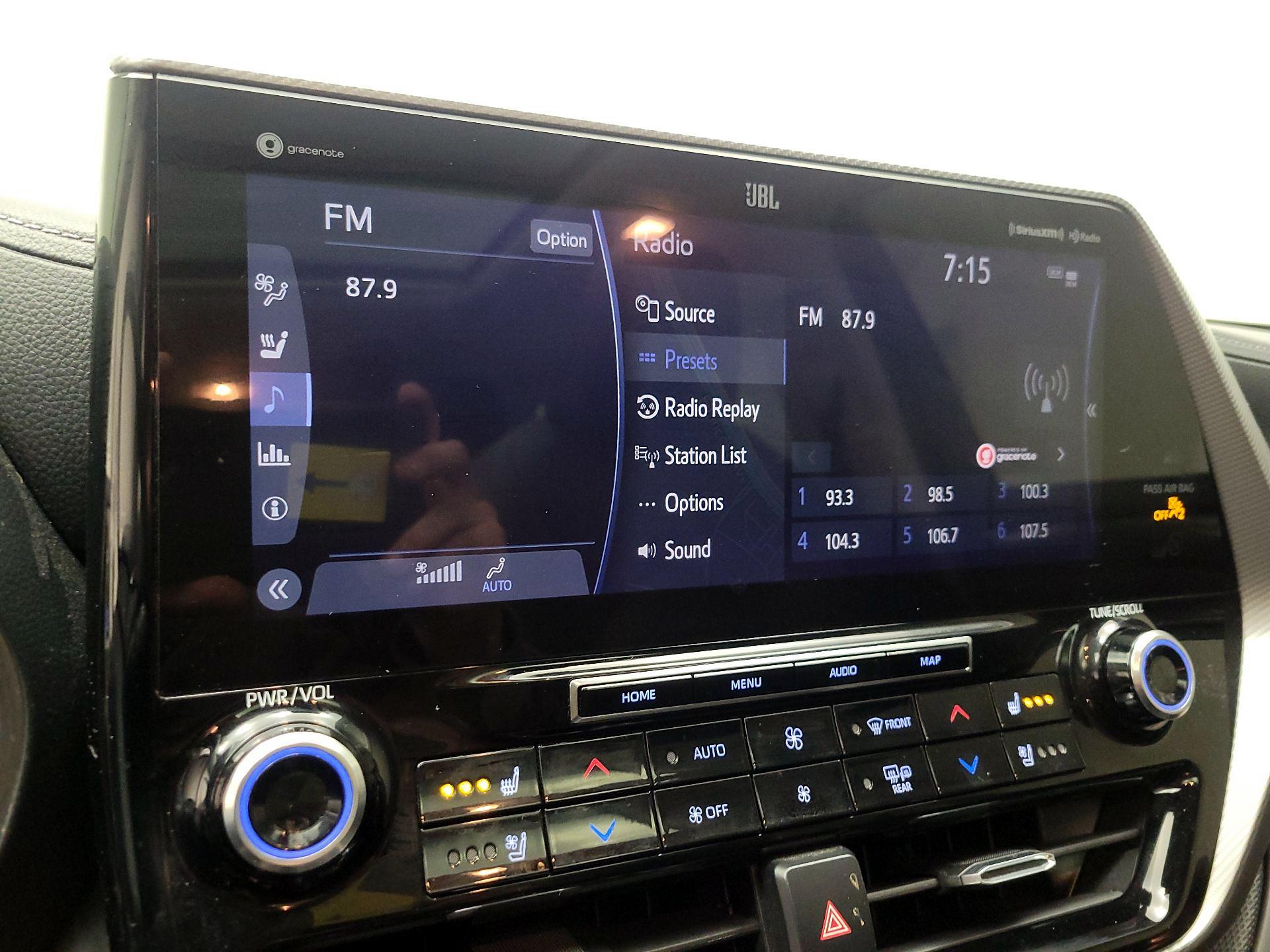 Thumbnail: 2021 Toyota Highlander - 16